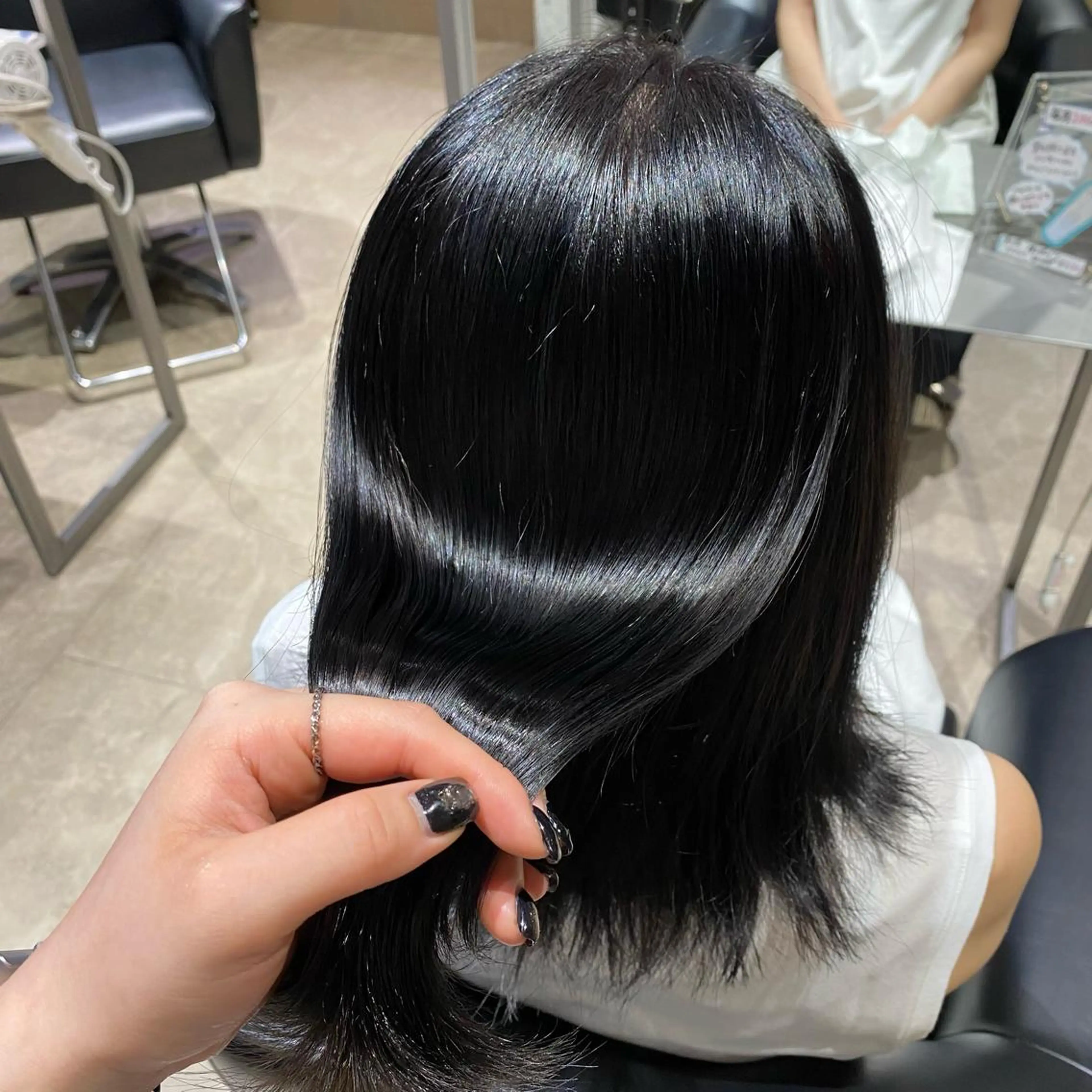 ミディアム カラー INORI /フェイスレイヤーのヘアスタイル