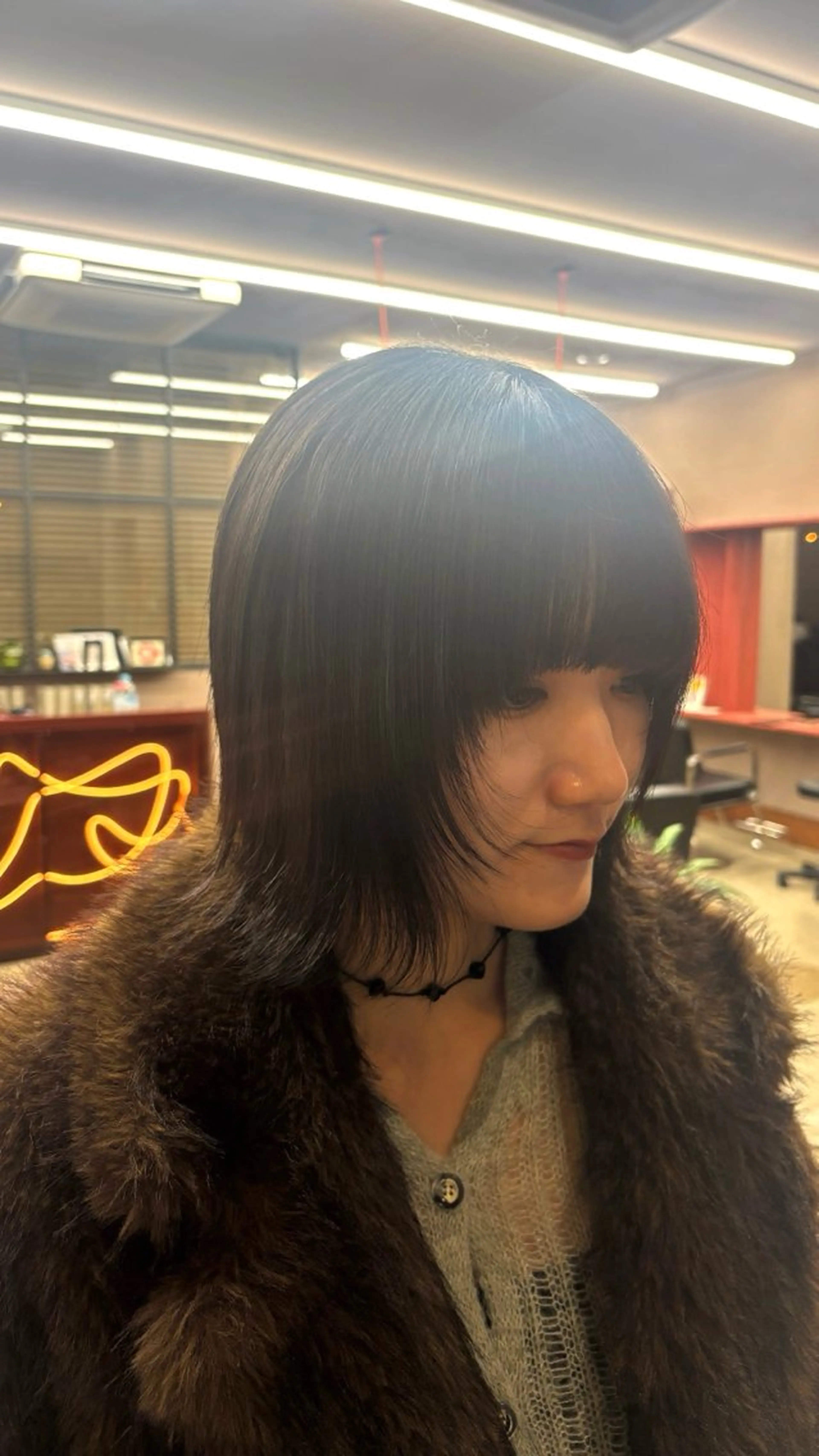 ミディアム パーマ 顔周りカット 縮毛矯正 HIBIKI / ブリーチモデルのヘアスタイル