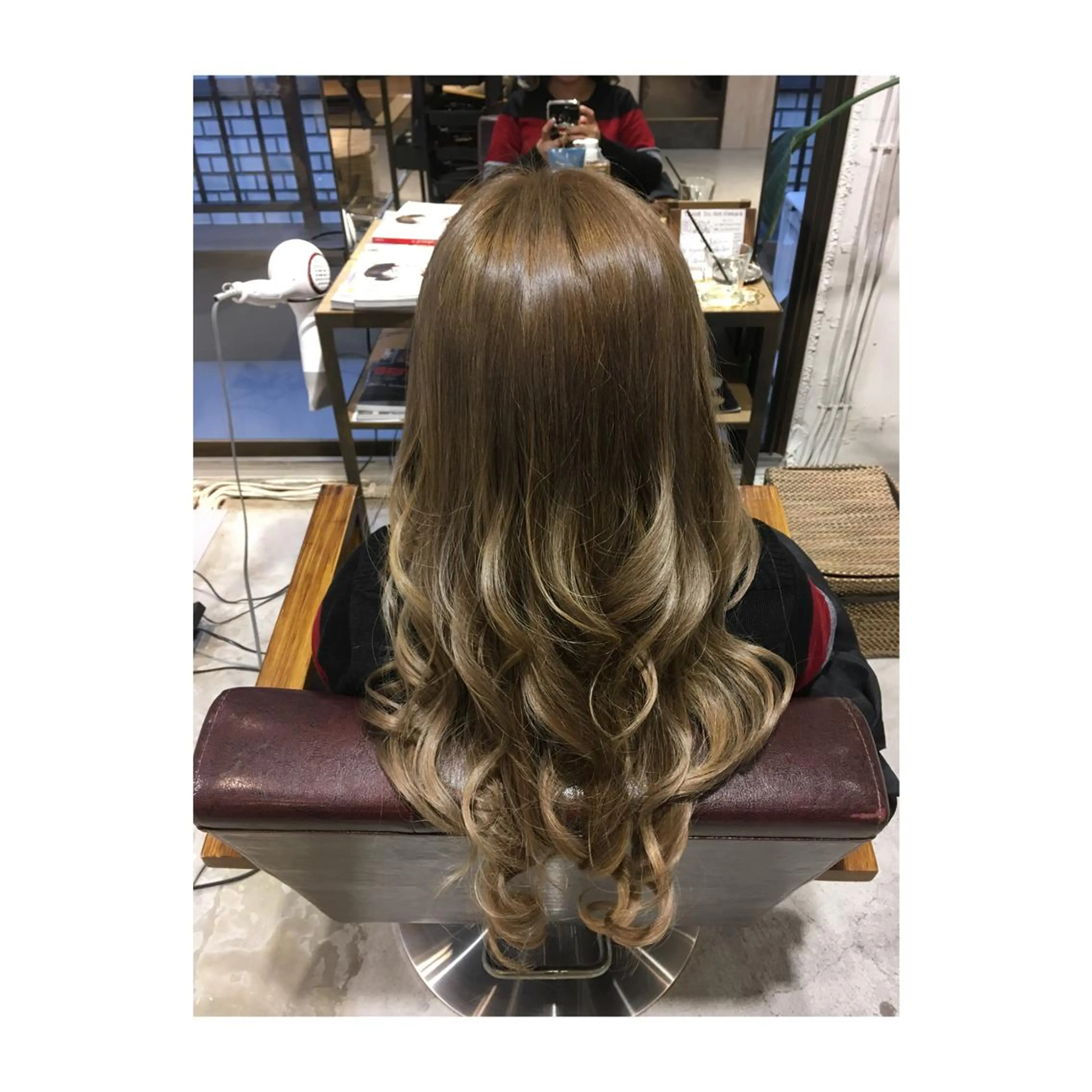 ショート ミディアム セミロング ロング カラー パーマ アッシュ ベージュカラー アオガミ （前髪顔周りカット）のヘアスタイル