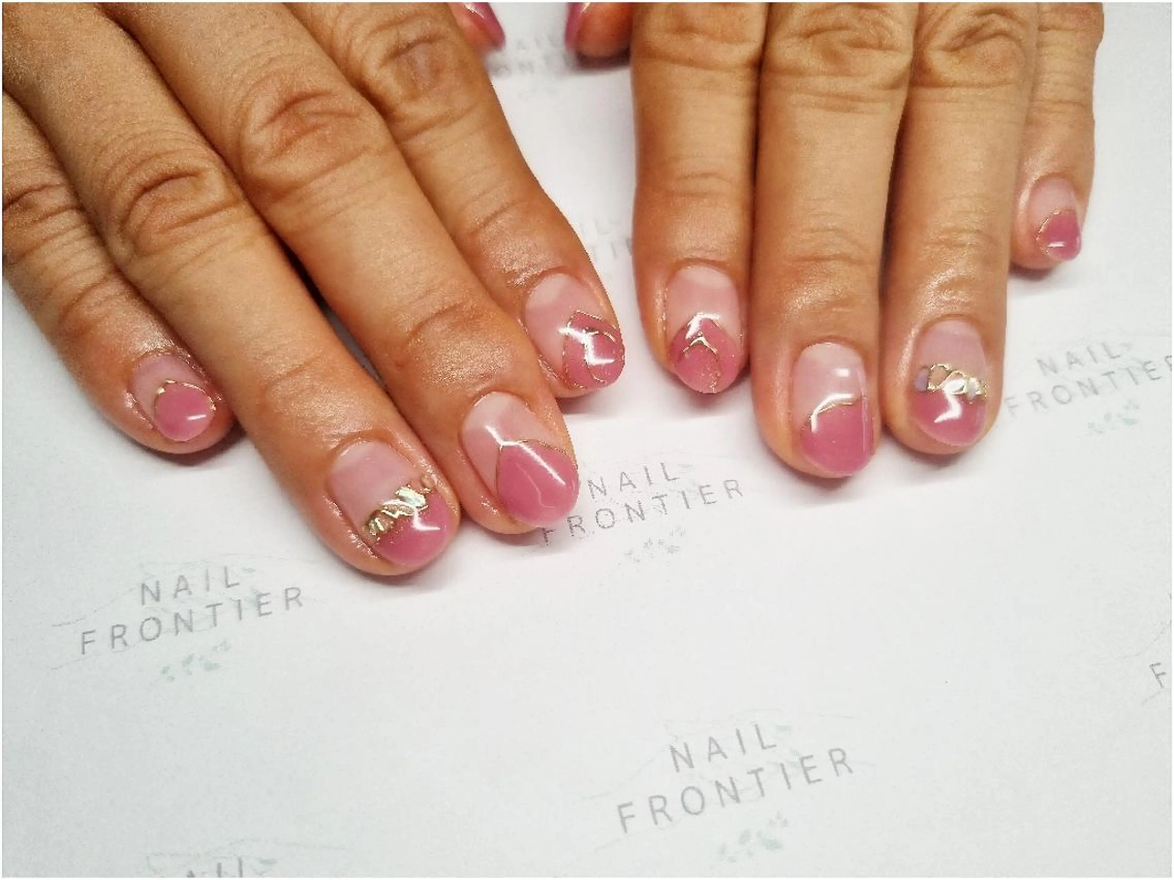 ショート ネイル オフィスネイル 吉祥寺🌟 ネイルフロンティアのネイルデザイン