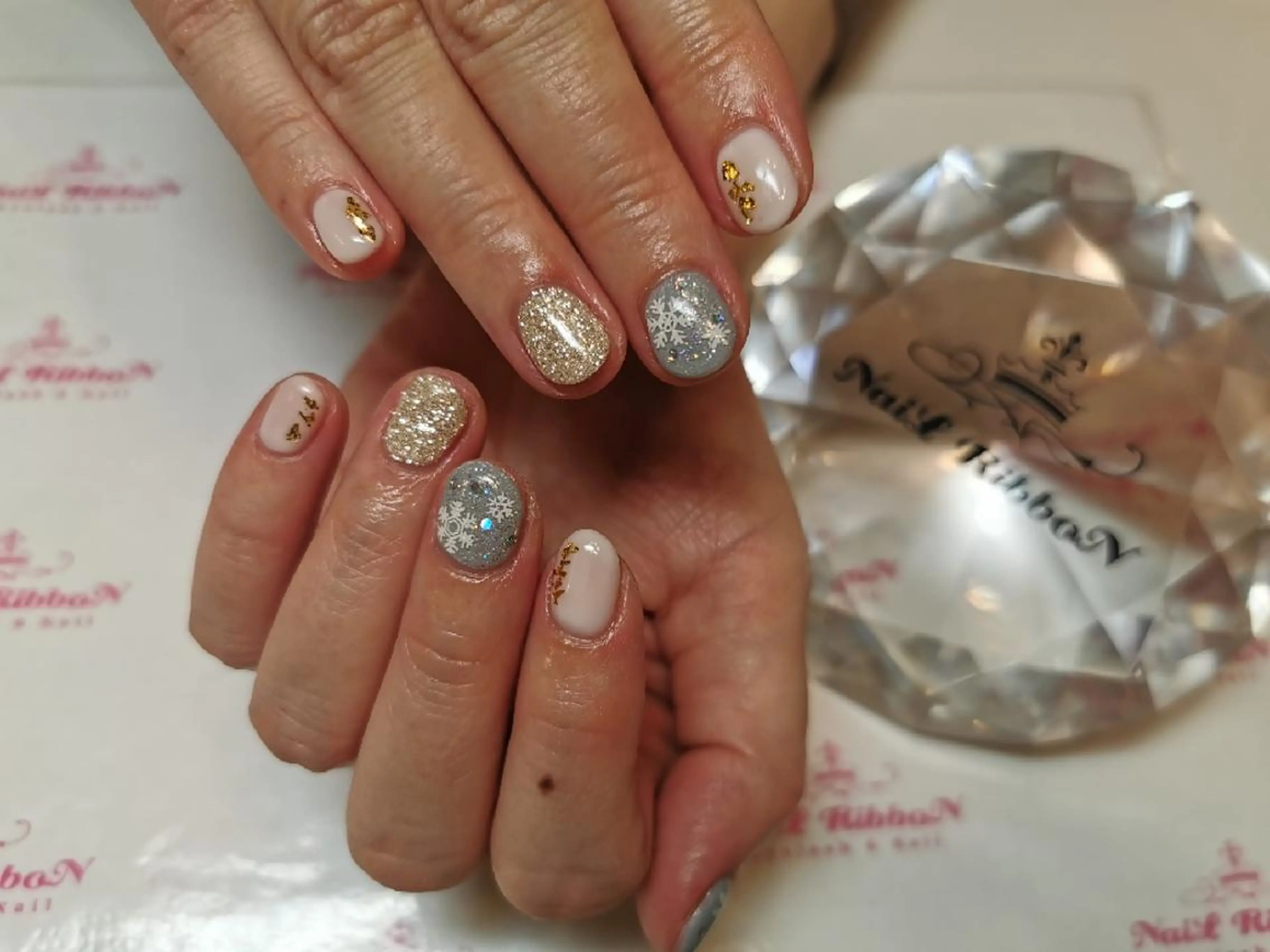 ネイル ネイルリボン 受付スタッフのネイルデザイン