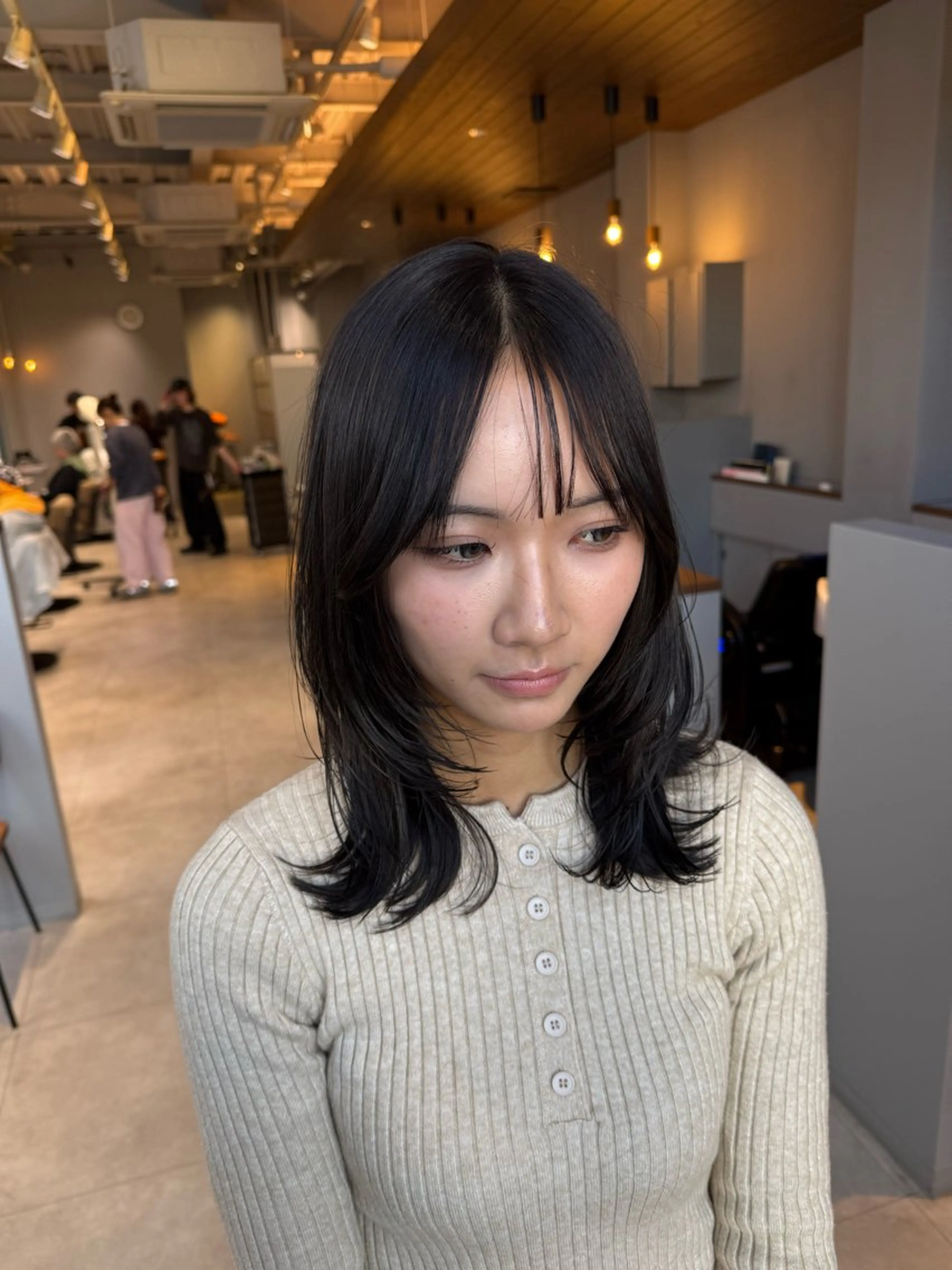 セミロング カラー レイヤーカット カット ヘアカラー エマ ピボット 中川店所属・富原崇太/切りっぱな しボブ/透明感カラーのヘアスタイル