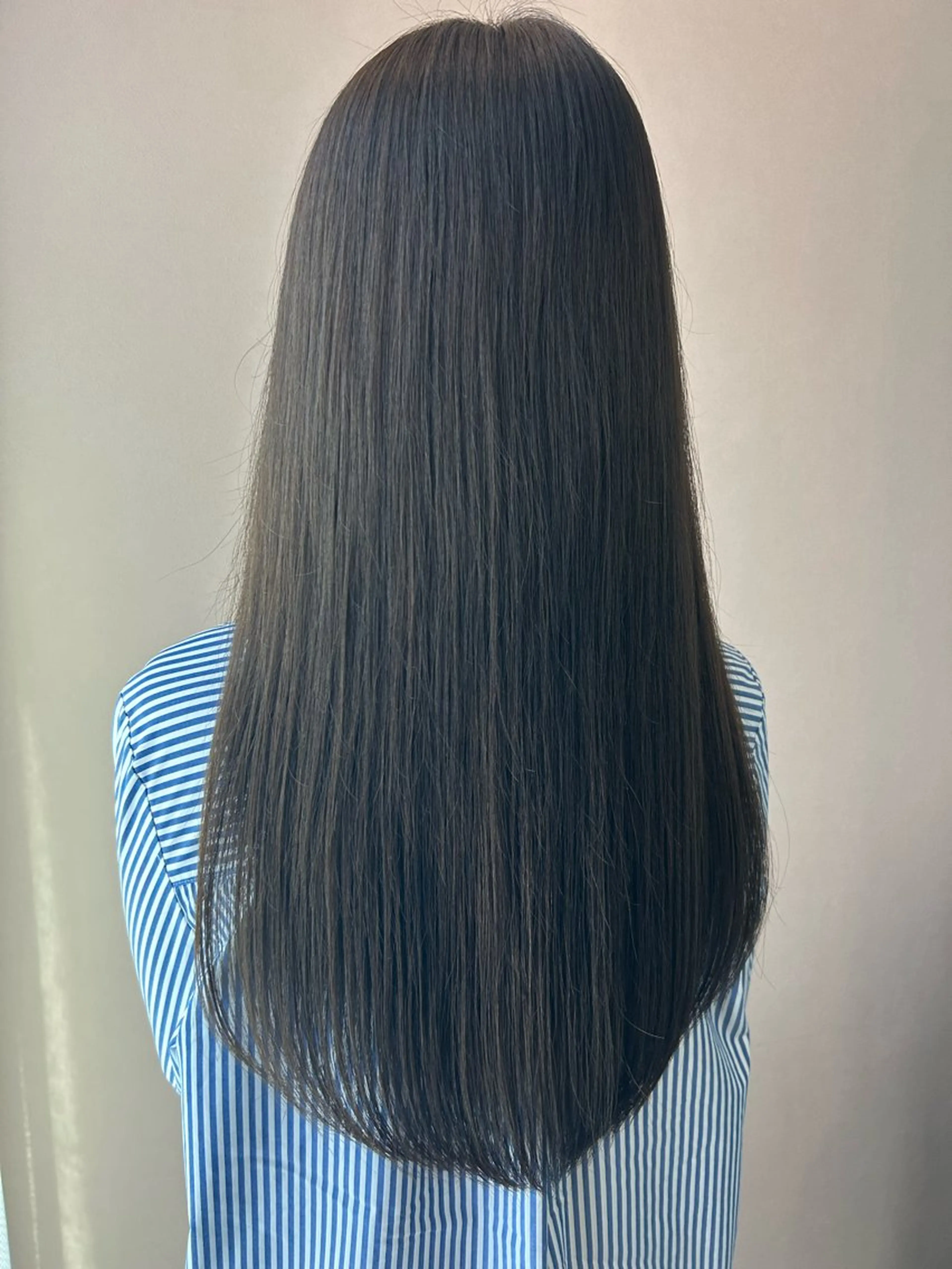 ロング カラー アッシュ 透明感カラー オリーブアッシュ hub hair レイヤー/透明感のヘアスタイル