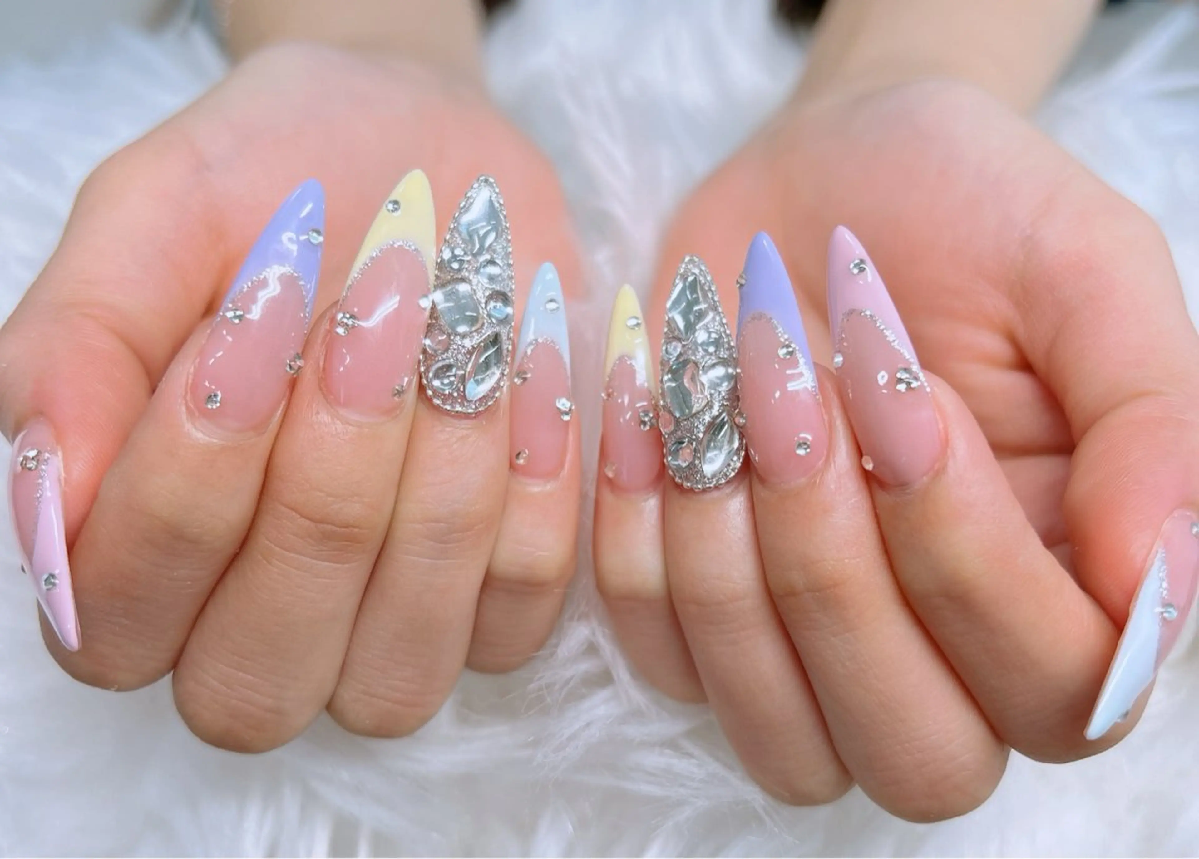 ミディアム 韓国風ヘア ハンドネイル Lee _nailのネイルデザイン
