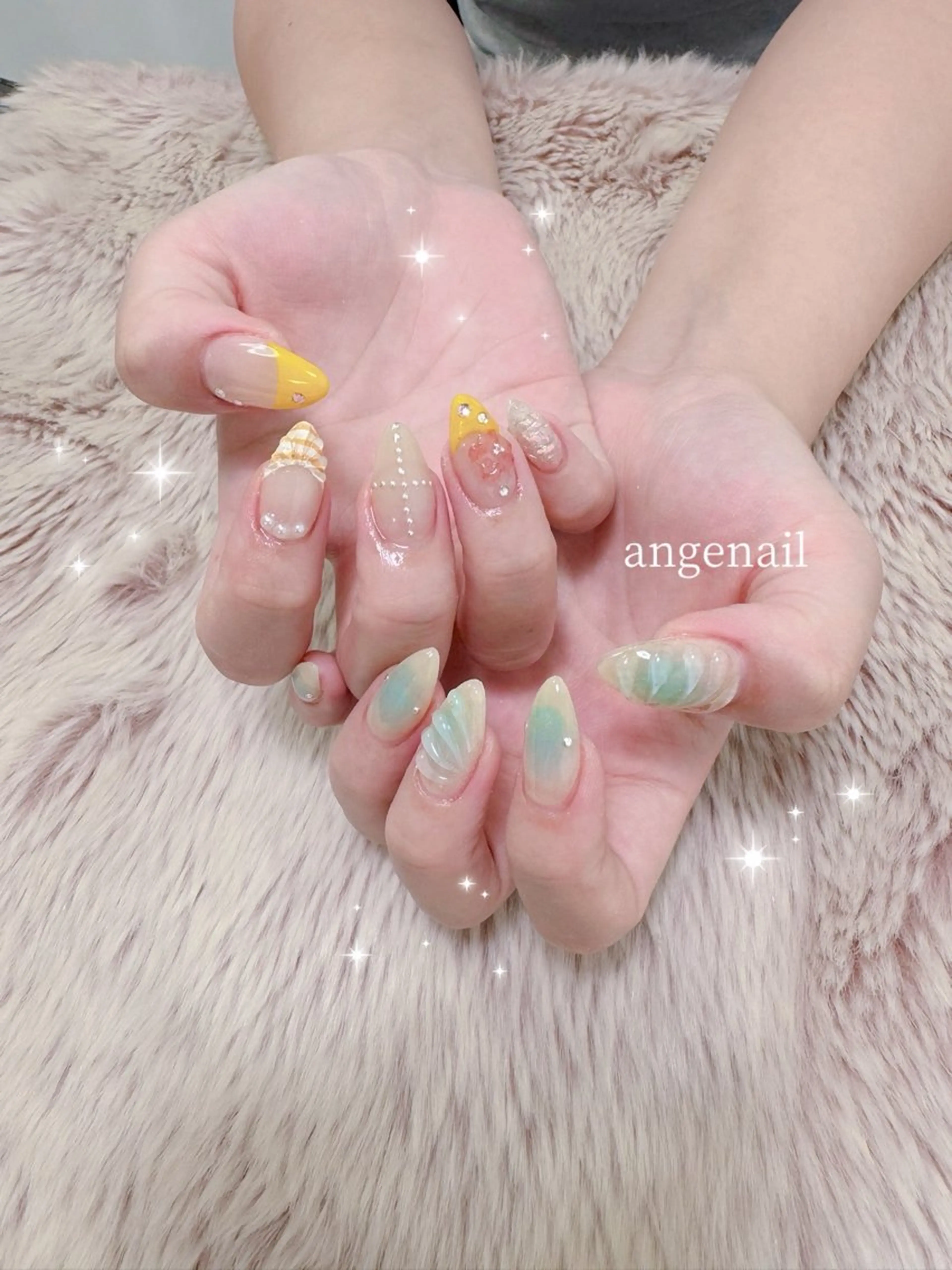 ネイル ハンドネイル オーナーネイリスト MAKIのネイルデザイン