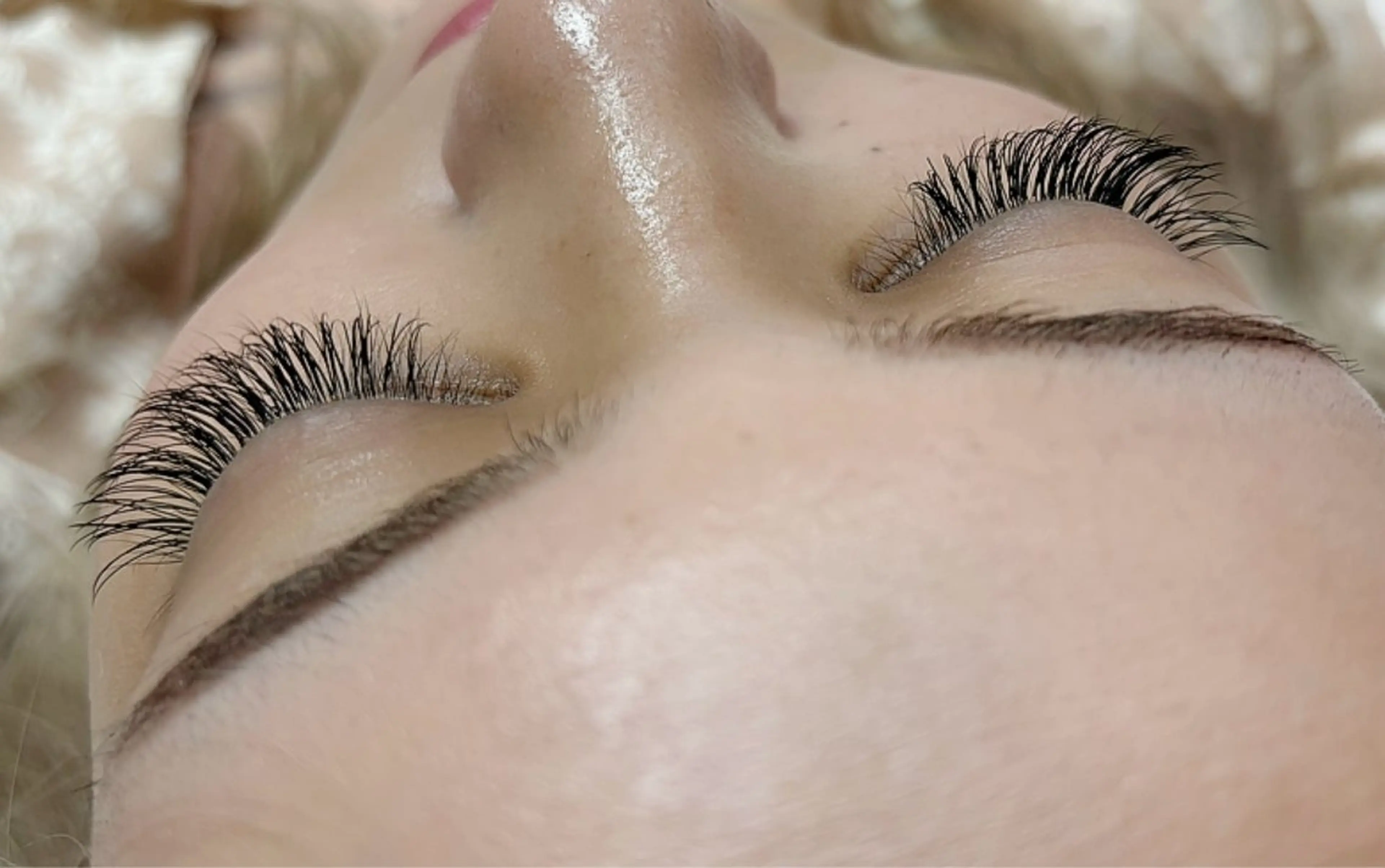 マツエク・マツパ 目尻長め マツエク hikari 🌻*.ﾟのマツエク・マツパデザイン