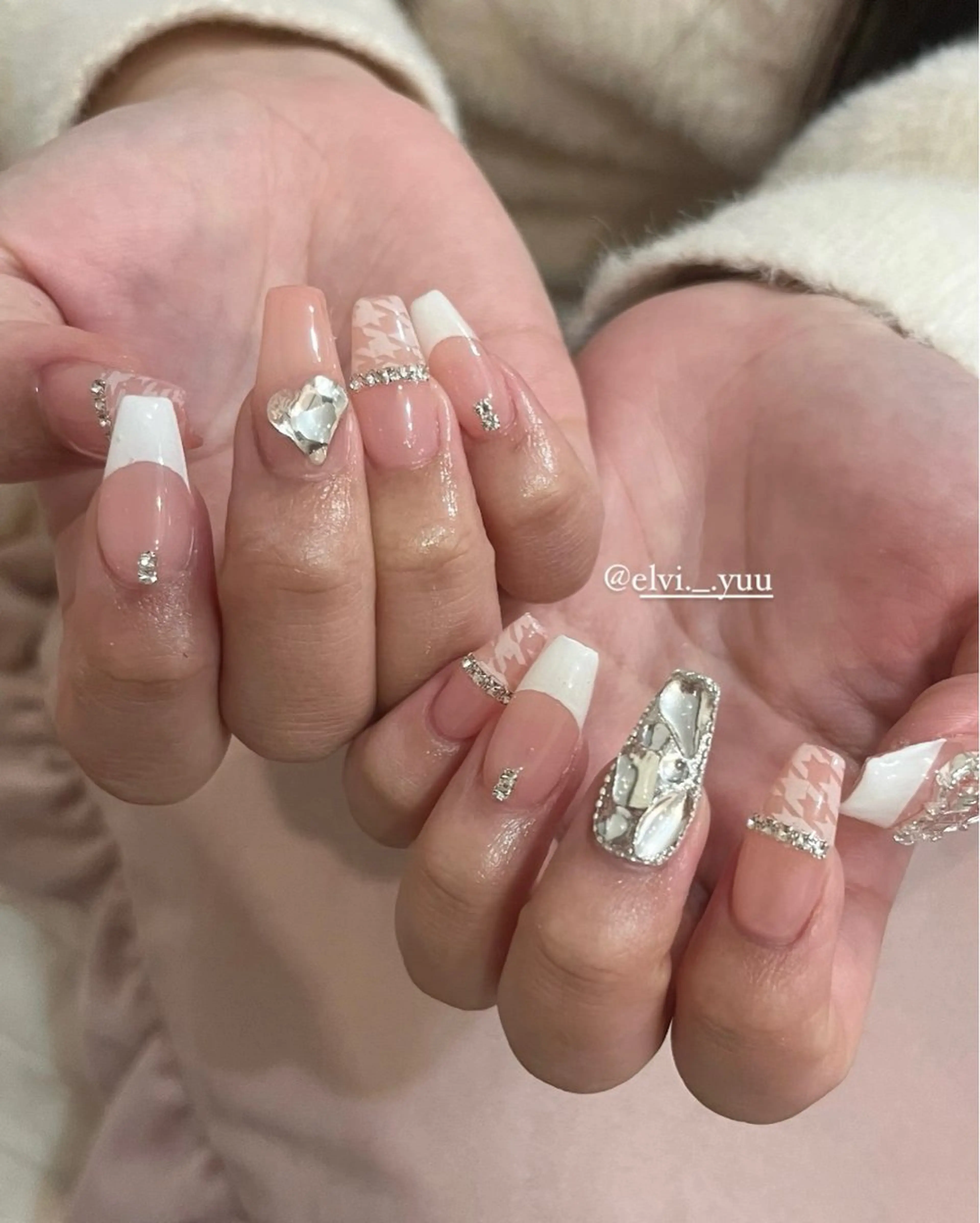 ネイル SALON ELVI.所属・SALON ELVI.のネイルデザイン