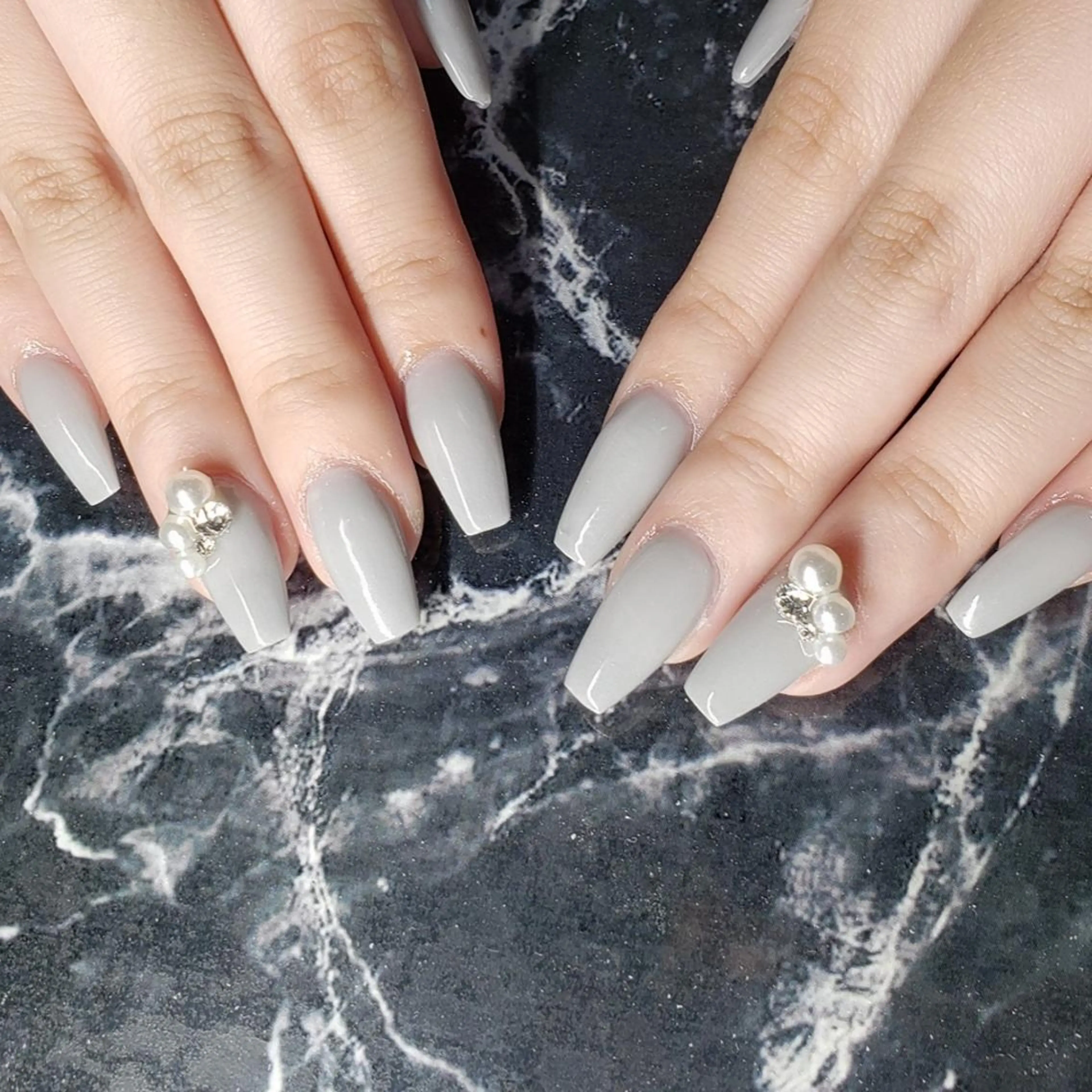 ミディアム ネイル ハンドネイル クロキ 。のネイルデザイン