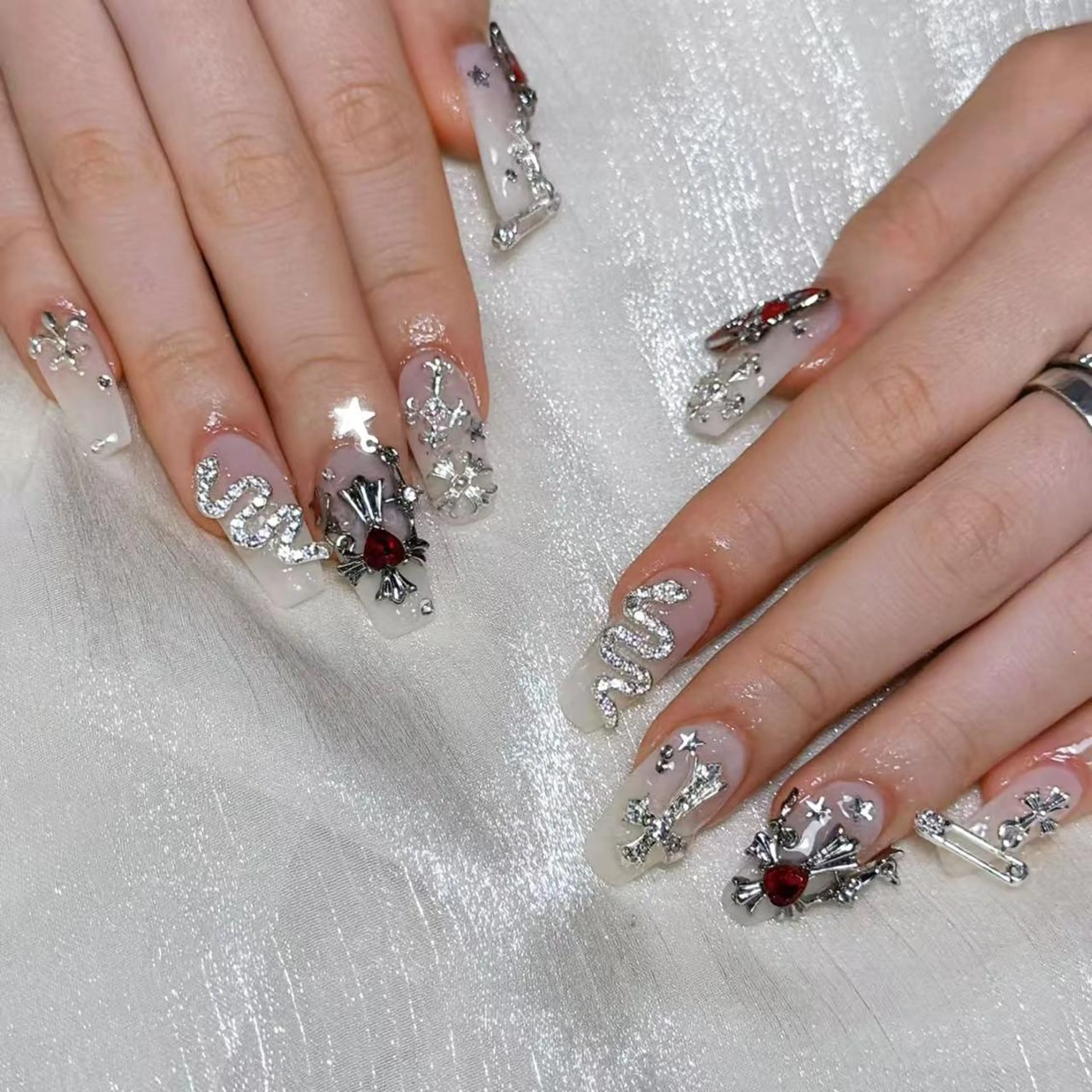 ネイル 蝶々ネイル サロンのネイルデザイン