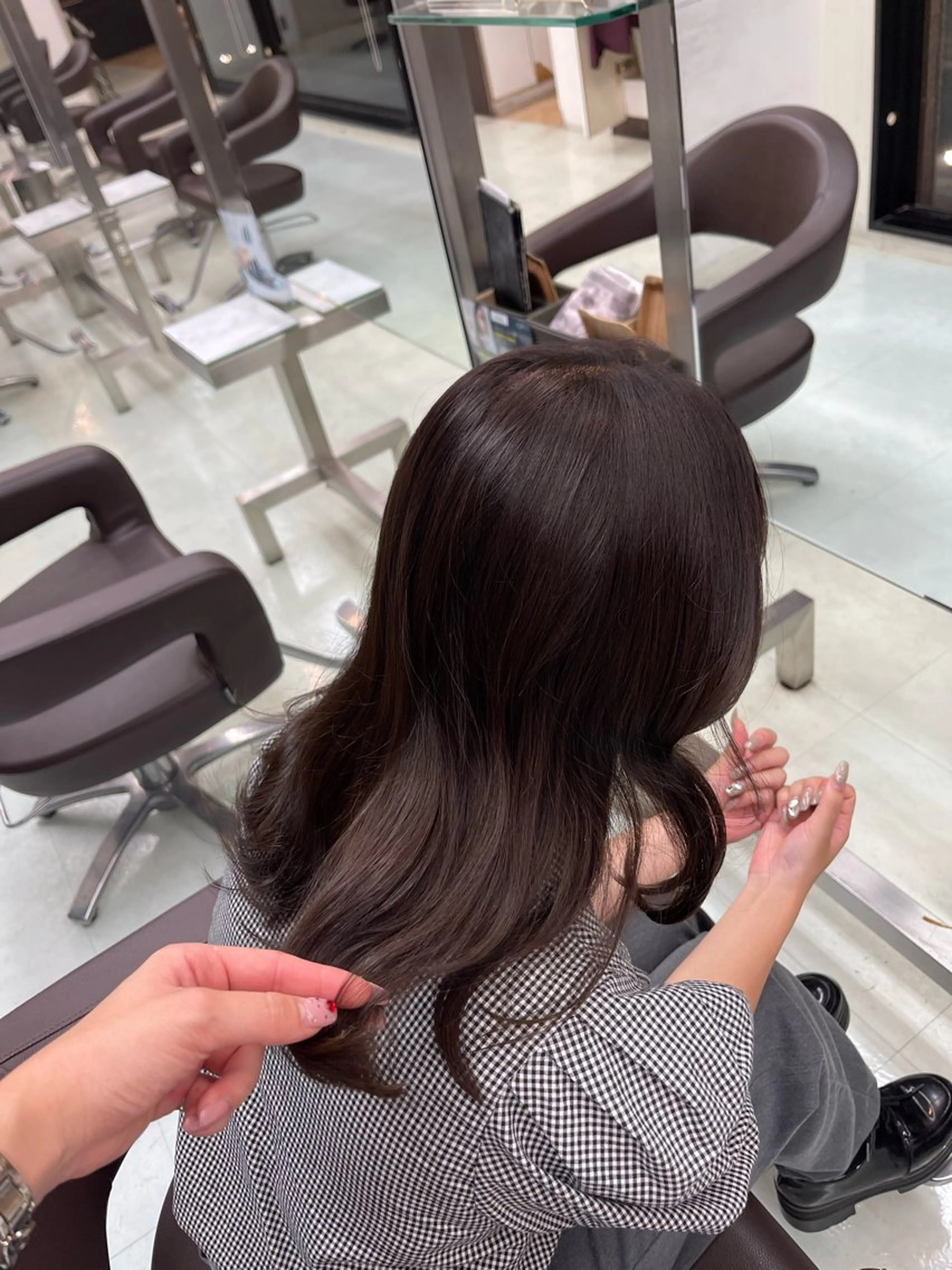 セミロング カラー ブラウンカラー ヘアーメイクWILL 西宮店所属・WILL西宮 藤原 佳奈/髪質改善/艶髪のヘアスタイル