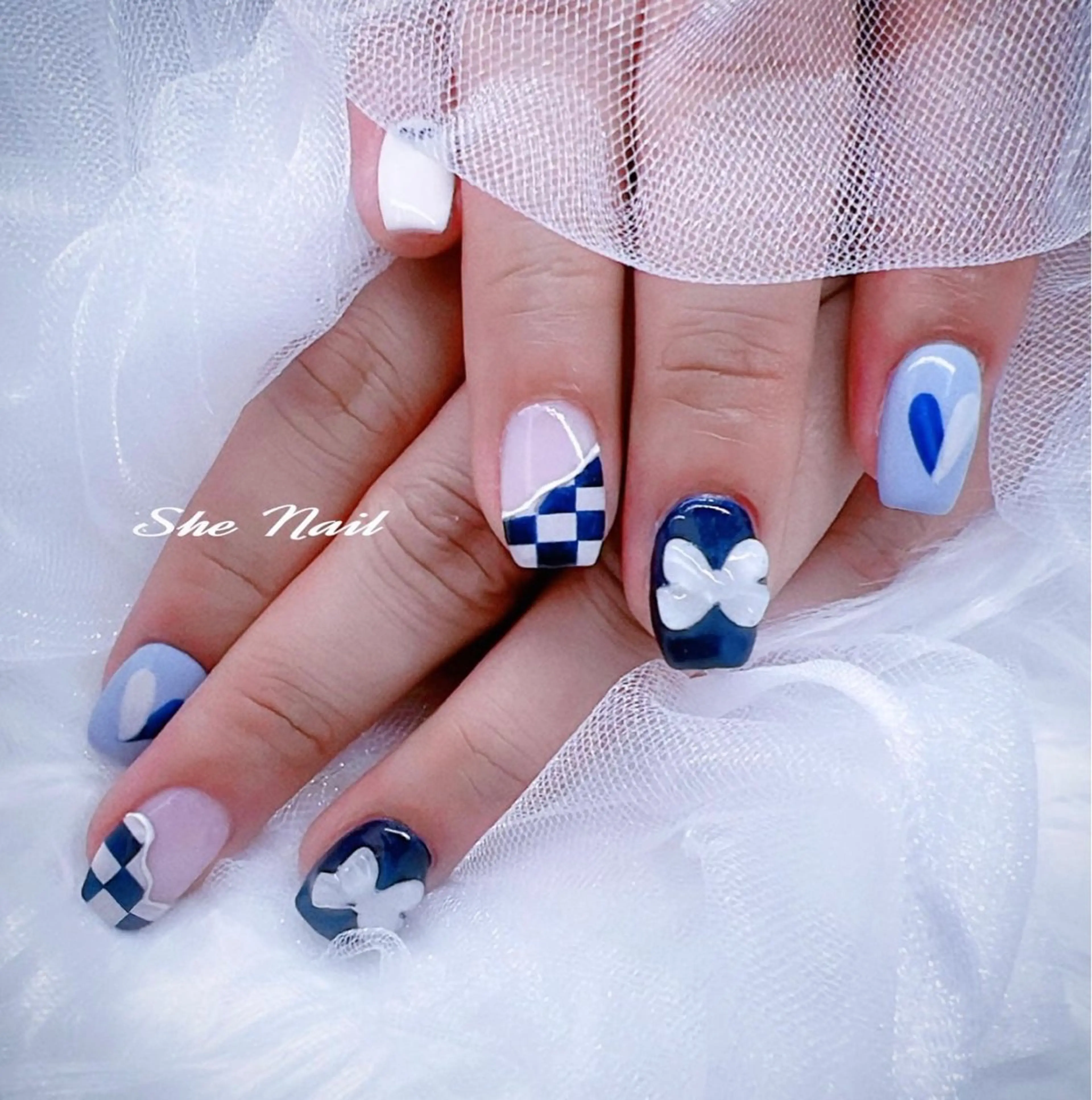 ネイル チークネイル 長さ出し フレンチネイル ガラスフレンチ マグネットネイル She   Nail所属・ISA_ BELLAのネイルデザイン