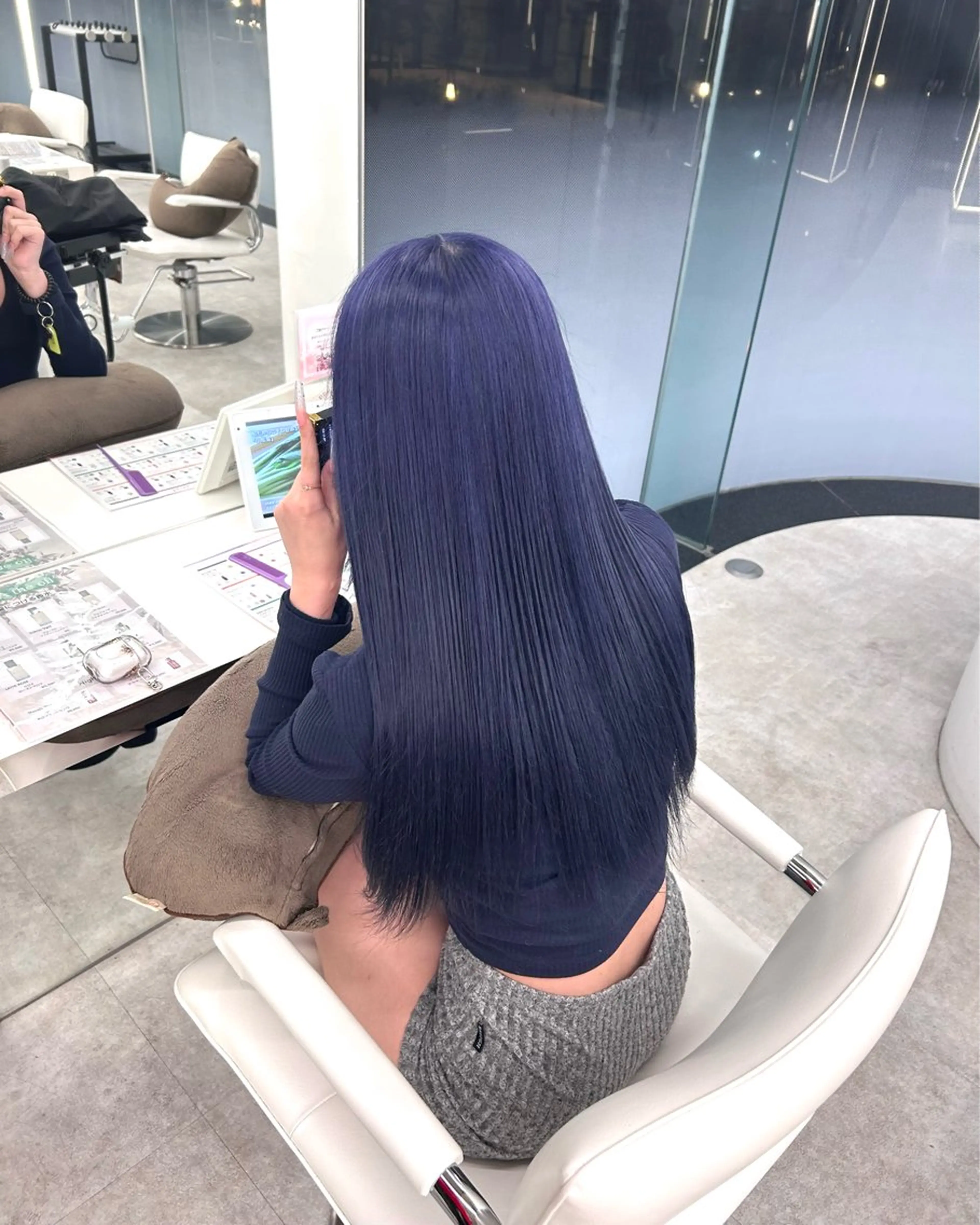 ロング カラー ブルーカラー ネイビーカラー ヘアカラー トリートメント 透明感ハイトーン特化 /ケアブリーチ/莉駒のヘアスタイル