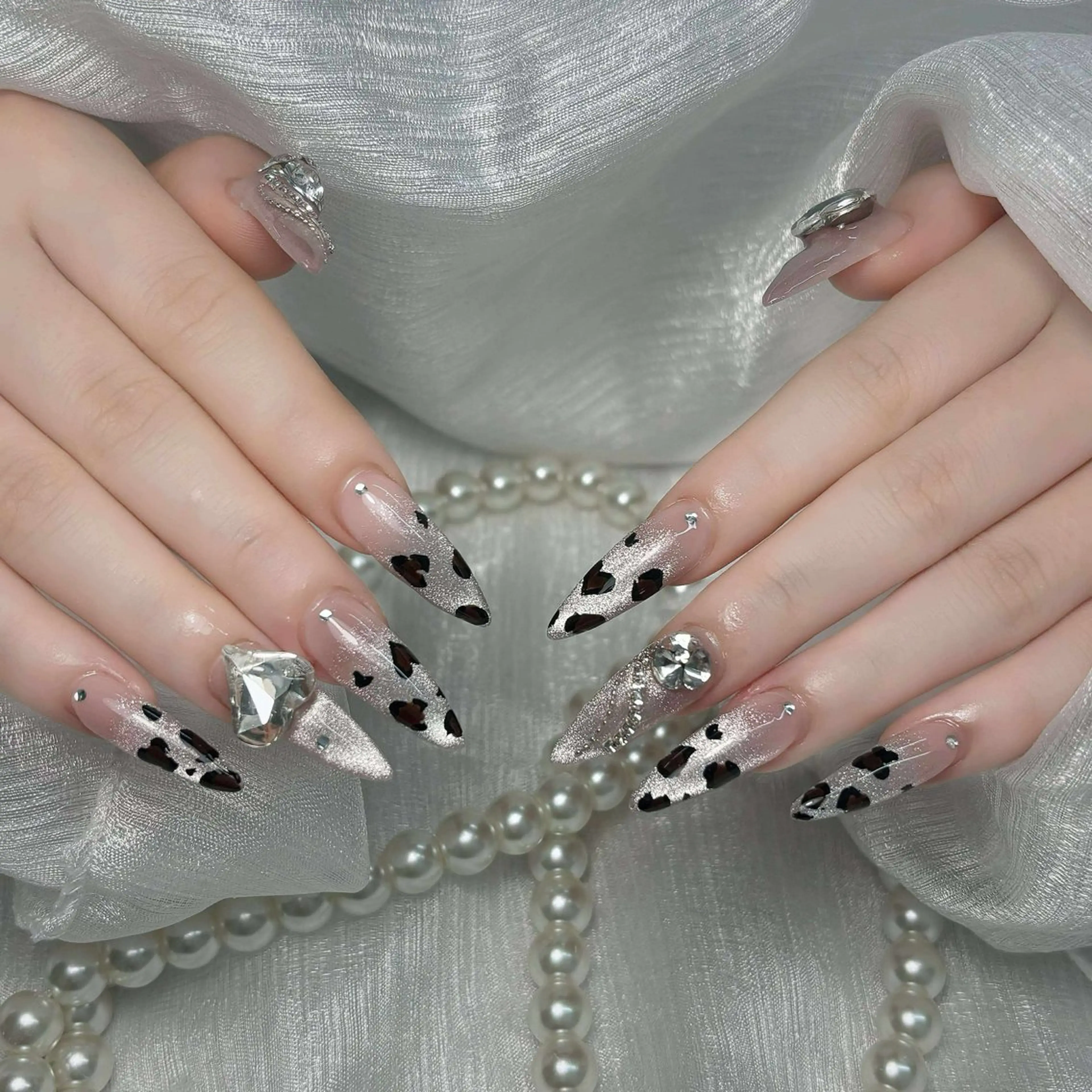 ネイル ハンドネイル ハンドケア Nova Nail Nambaのネイルデザイン