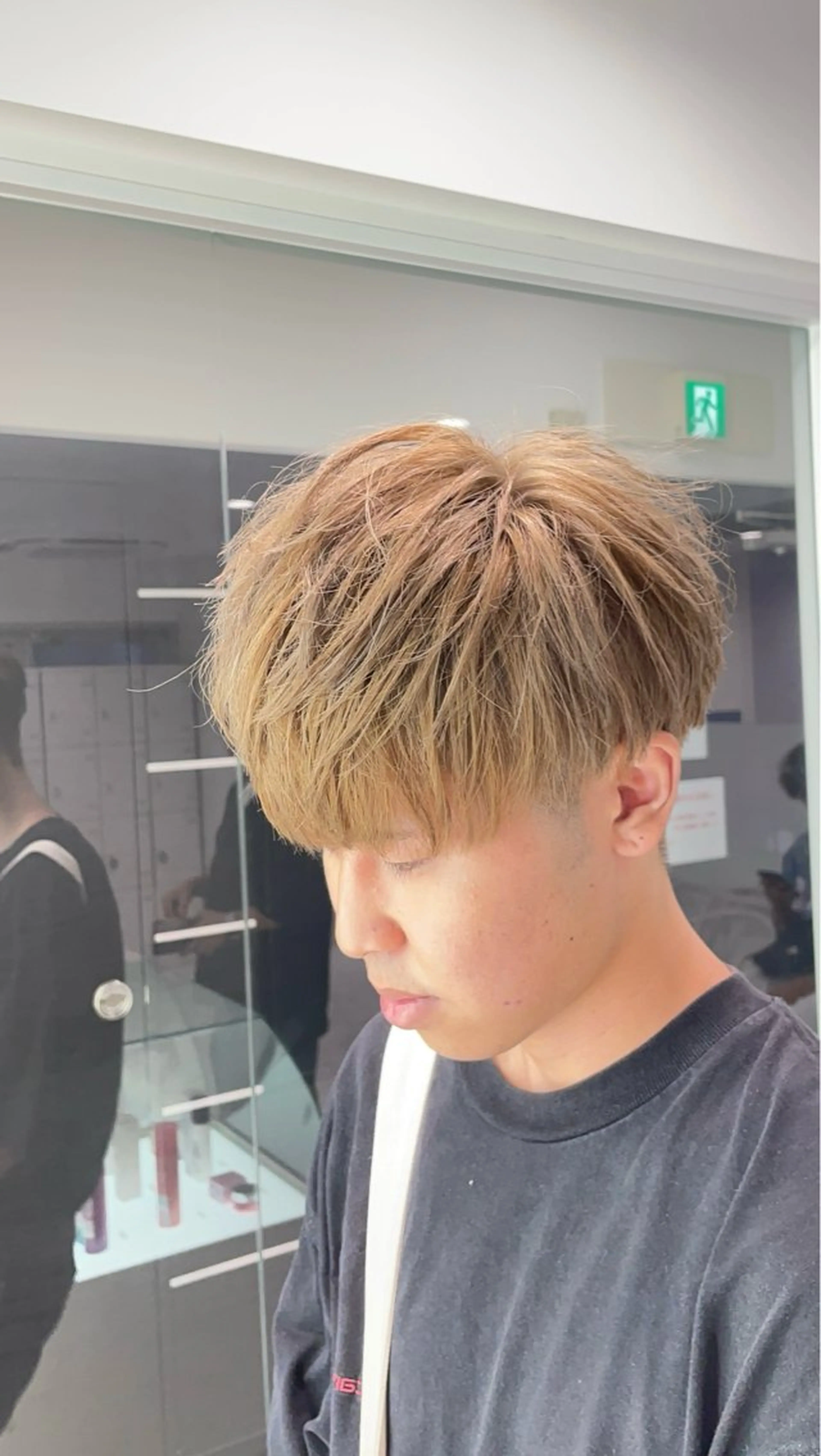 ショート カラー ヘアアレンジ メンズ ベージュカラー ミルクティーベージュ カット ヘアカラー トリートメント ヘアセット 艶カラー の達人のヘアスタイル