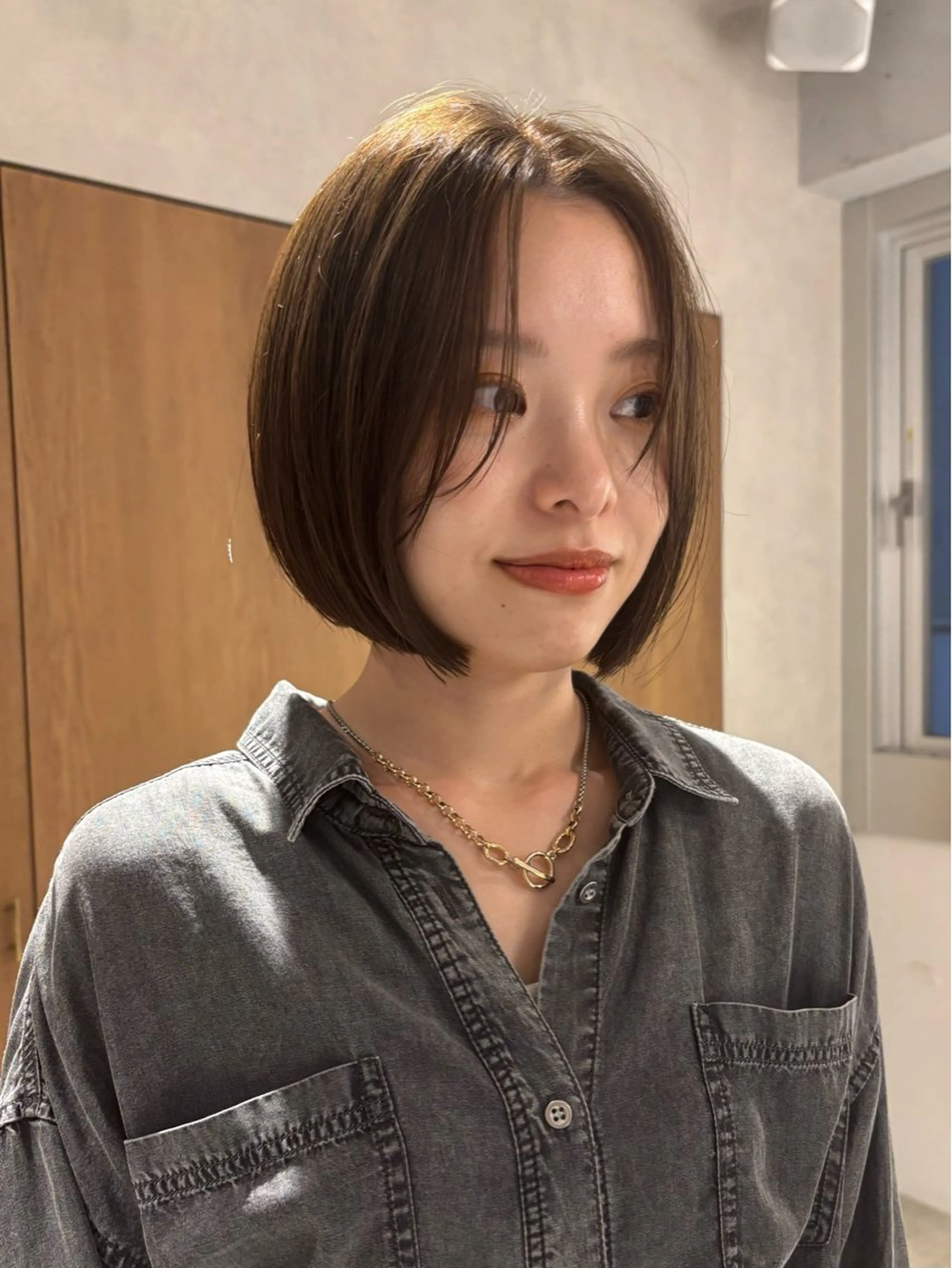 ショート カラー ブリーチ 透明感カラー ダブルカラー グレージュ ブリーチなしカラー カット ヘアカラー トリートメント mei｜顔まわり ×透明感カラーのヘアスタイル