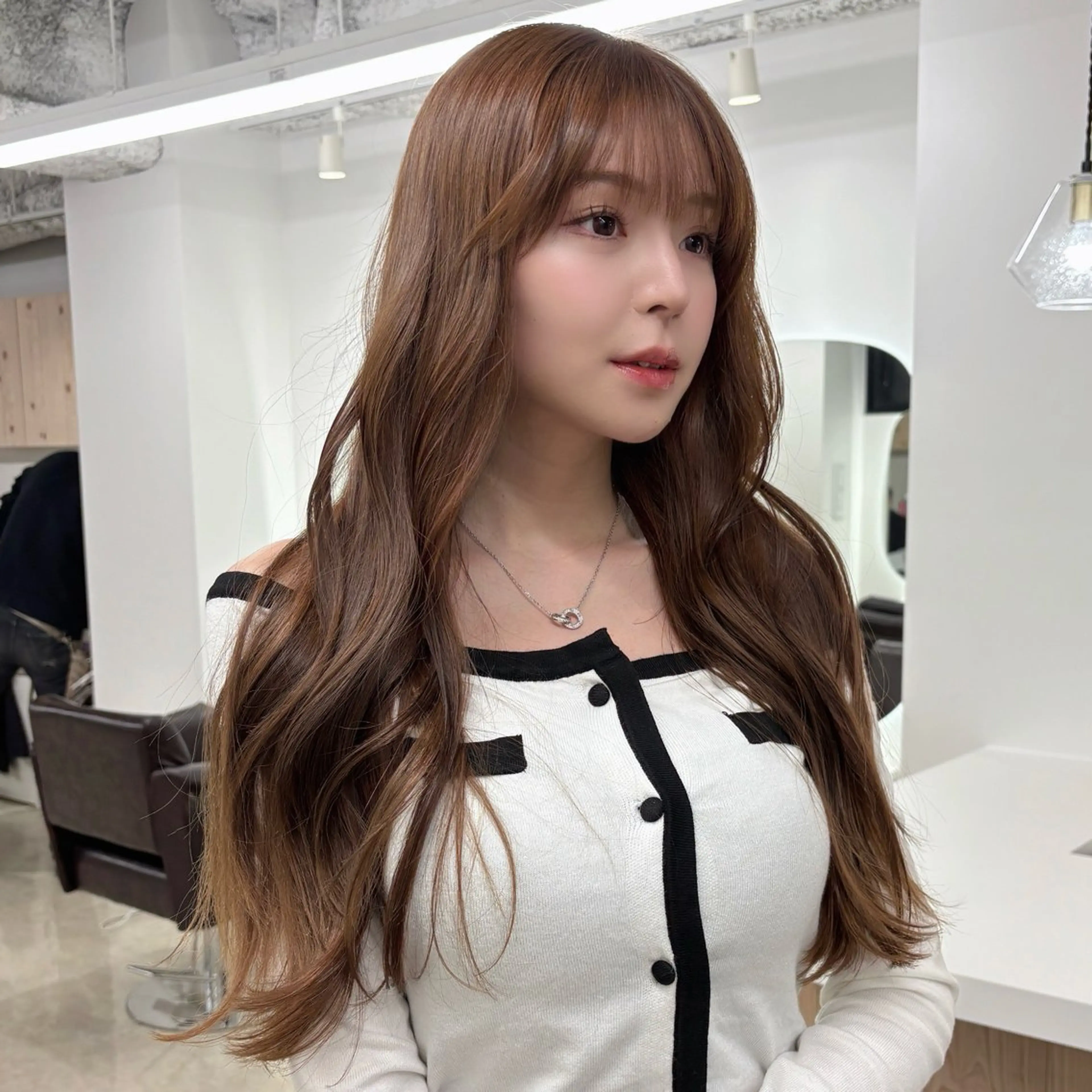 ロング カラー カット ヘアカラー トリートメント 韓国ヘア/髪質改善/ レイヤー/ブラウンのヘアスタイル