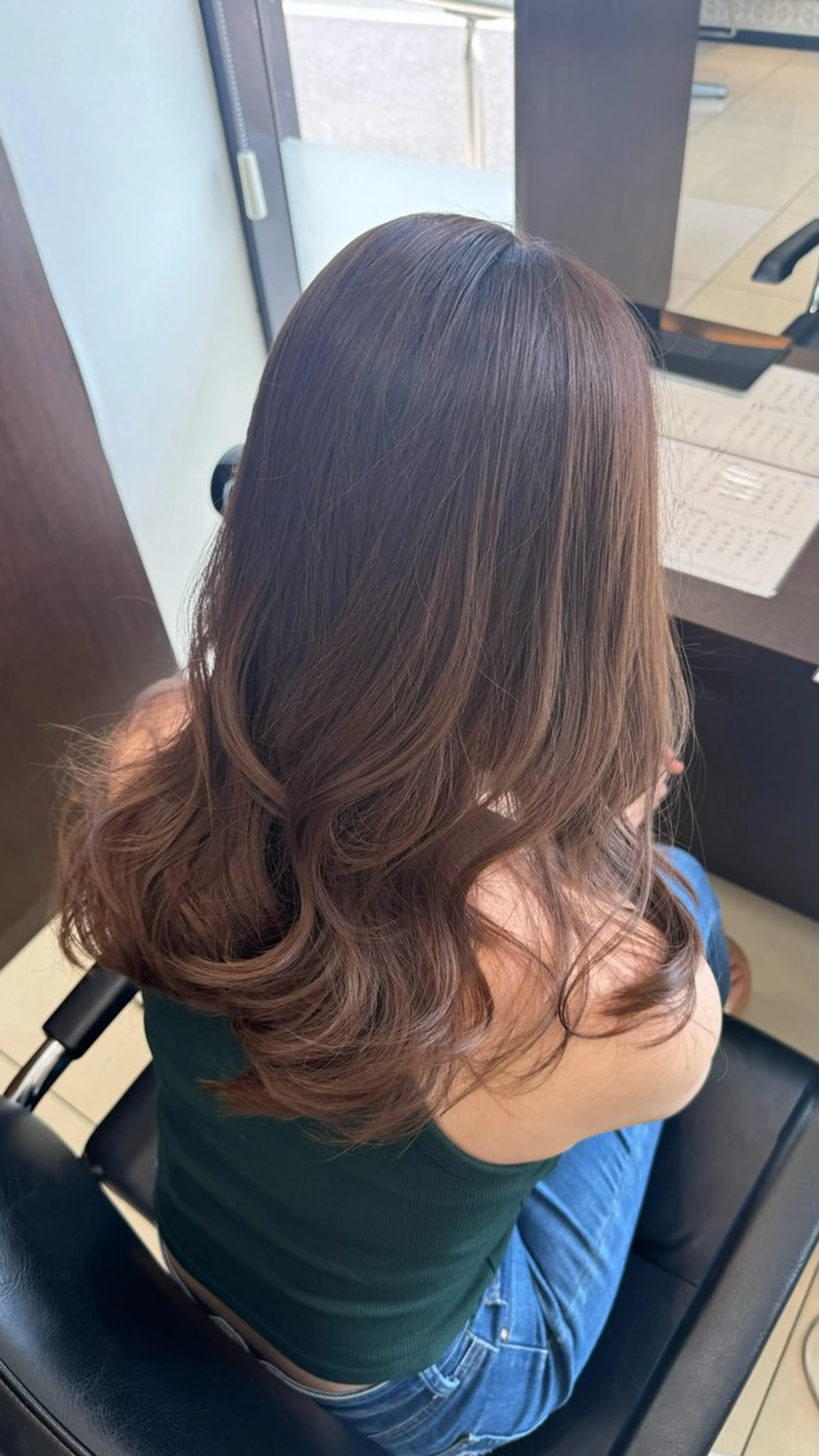 セミロング アッシュ 鈴木 保翔のヘアスタイル