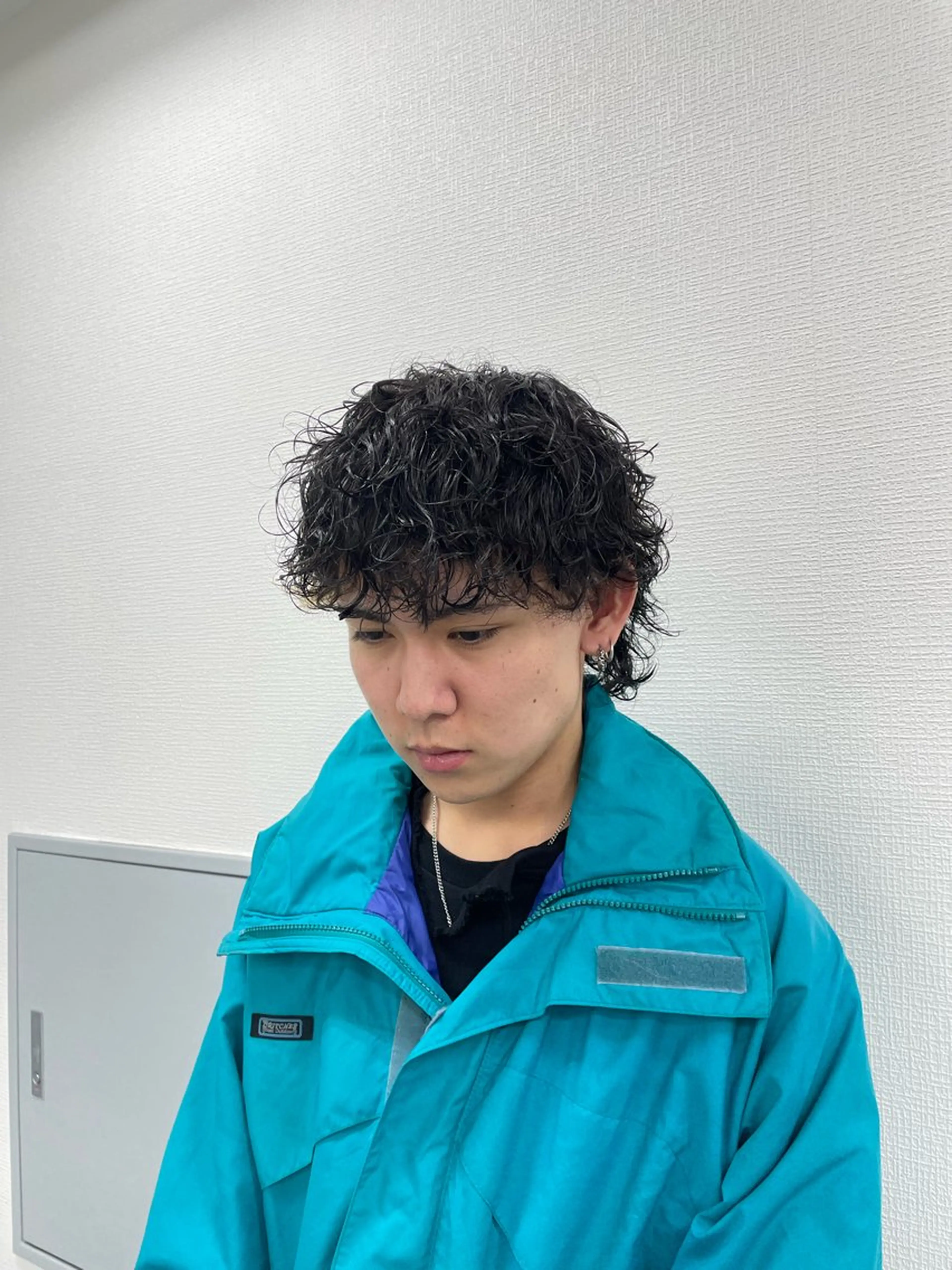 ショート メンズ メンズパーマ 波巻きパーマ 垢抜けハイトーン☀／ 笑顔の美容師／しゅんのヘアスタイル