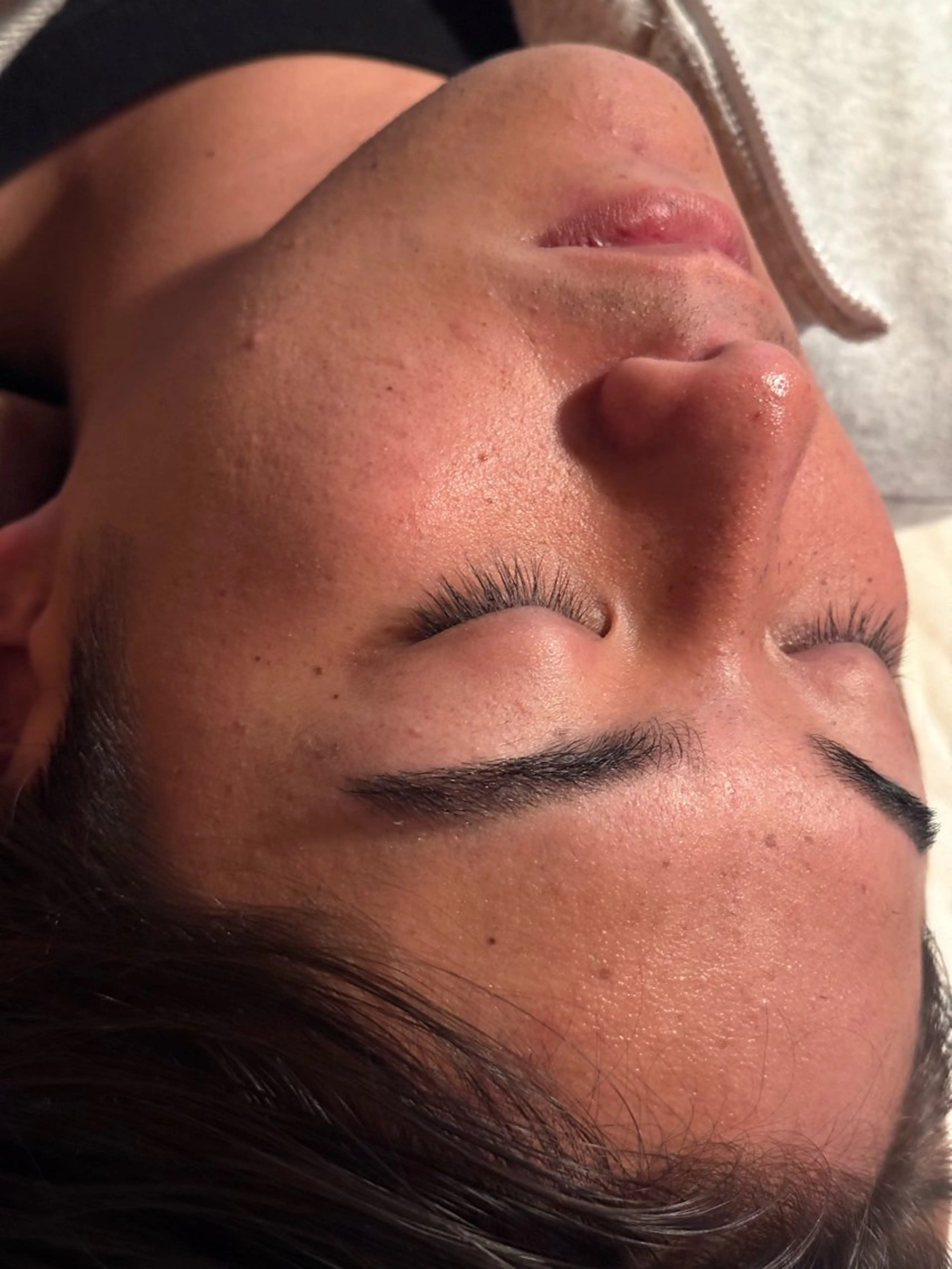 アイブロウ 眉毛ワックス脱毛 be.me yuunaのネイルデザイン