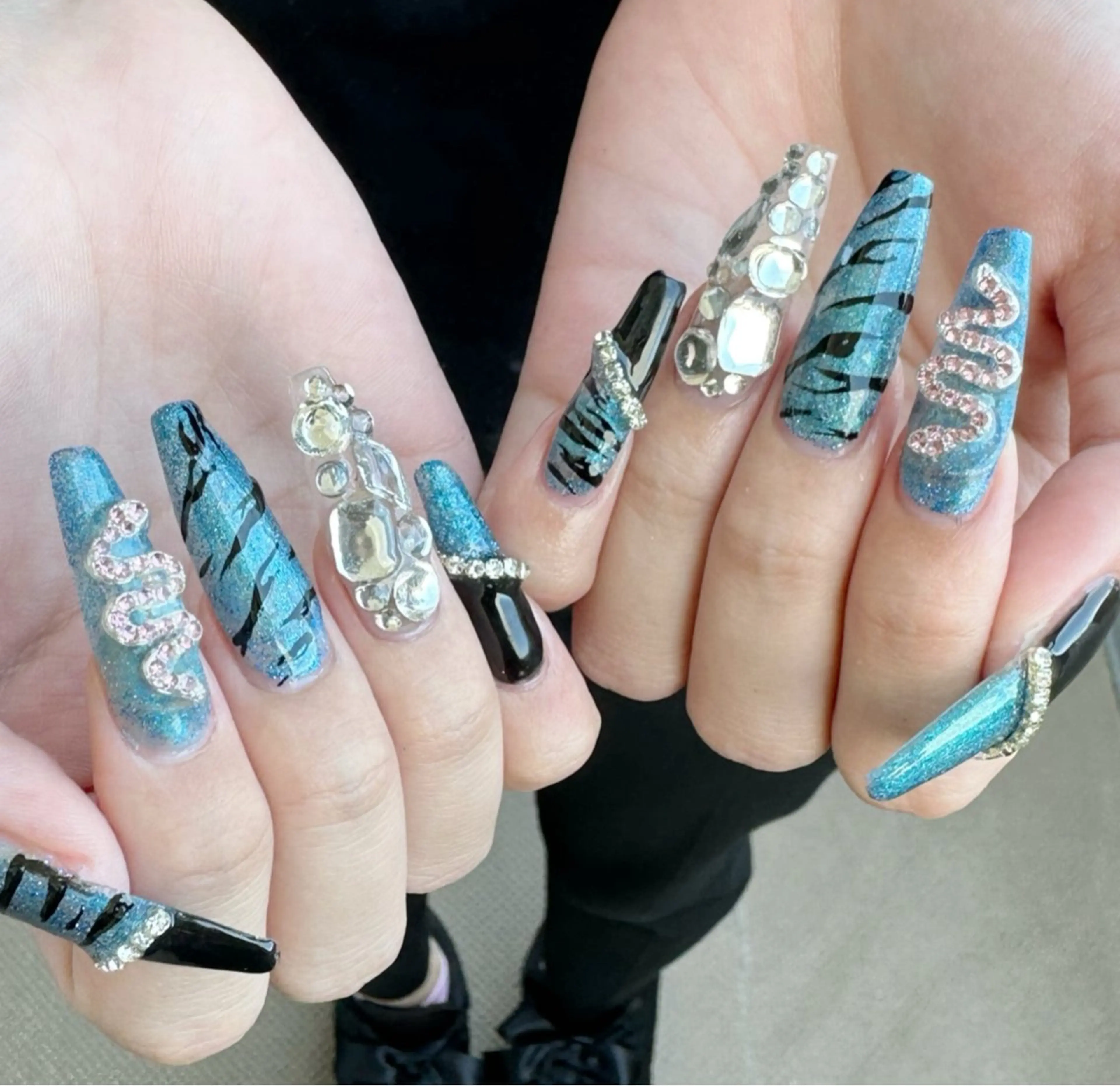 ネイル 新山 聖のネイルデザイン