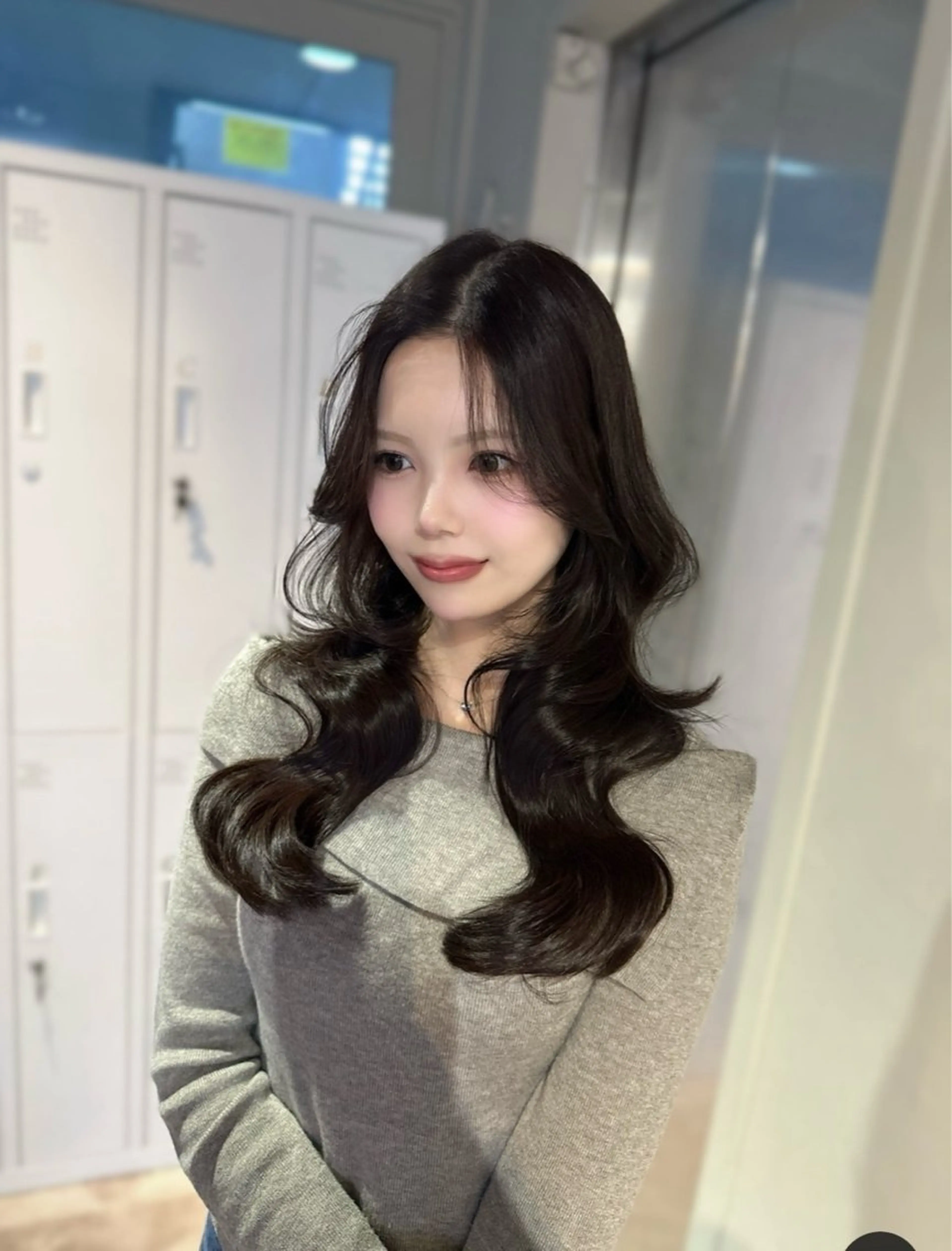 ロング カット ヘアカラー トリートメント MOE 🐱のヘアスタイル