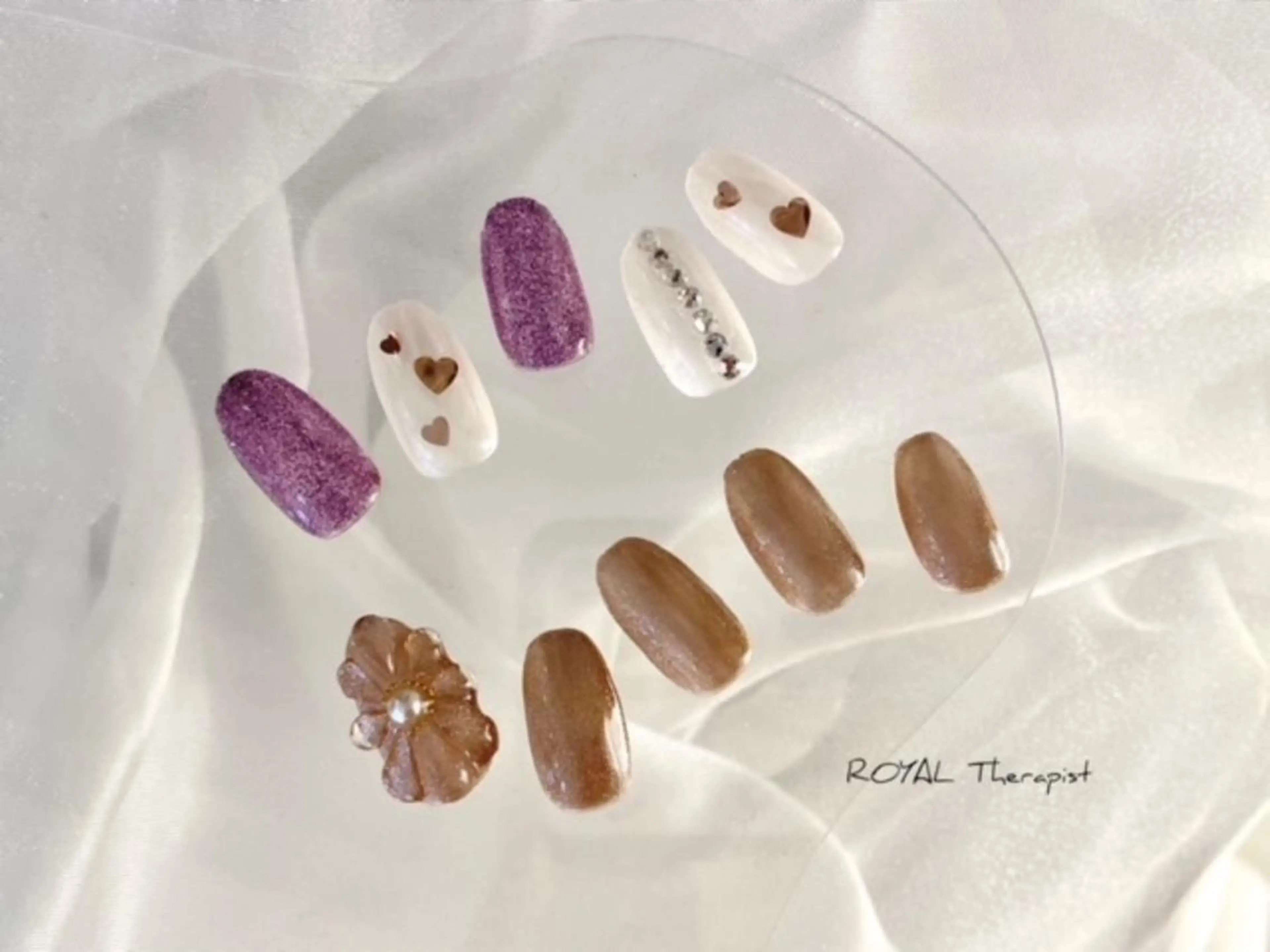 ネイル 【尾下】 ロイヤル•セラピストのネイルデザイン