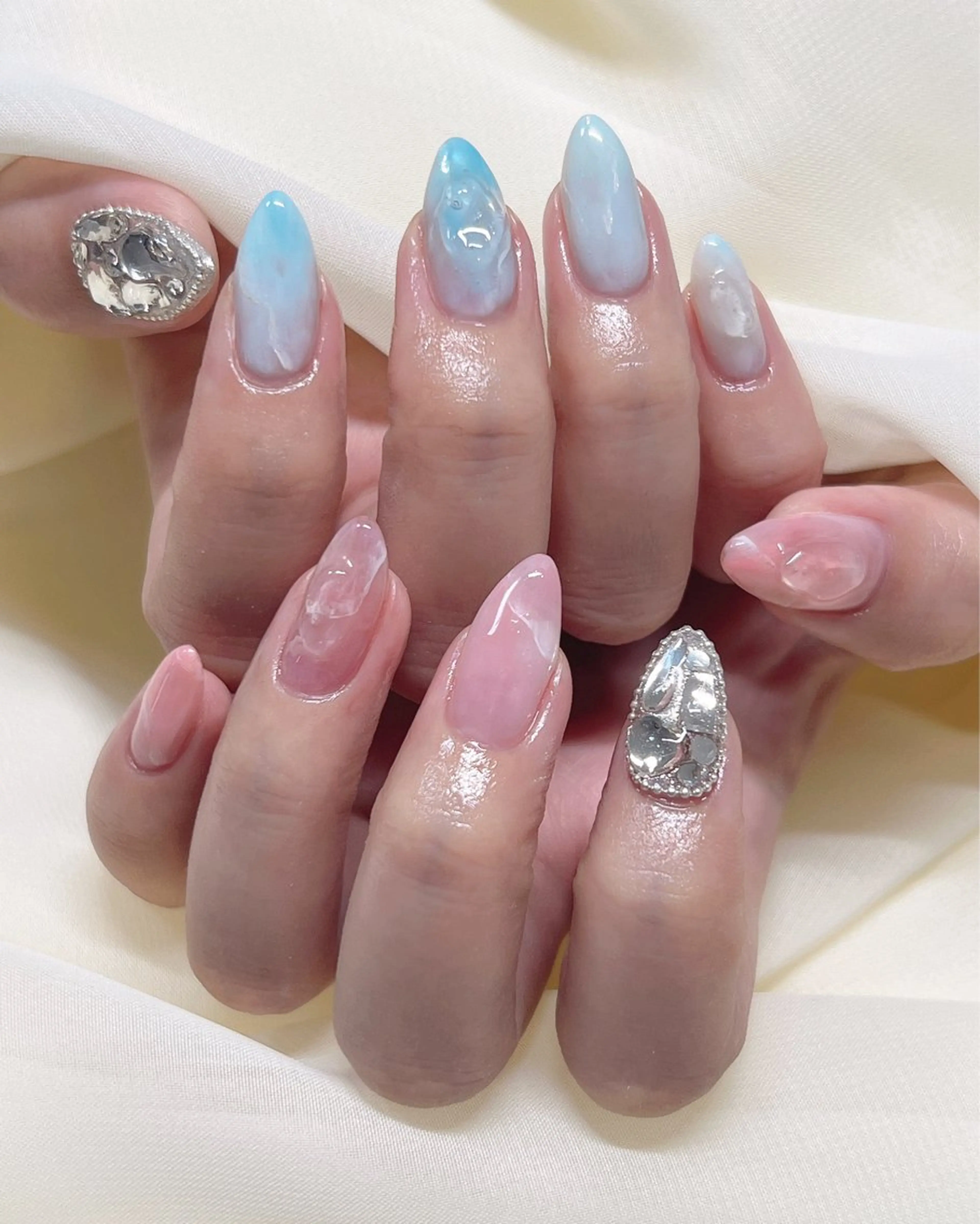ネイル キラキラネイル 持ち込み nail salon MUAのネイルデザイン