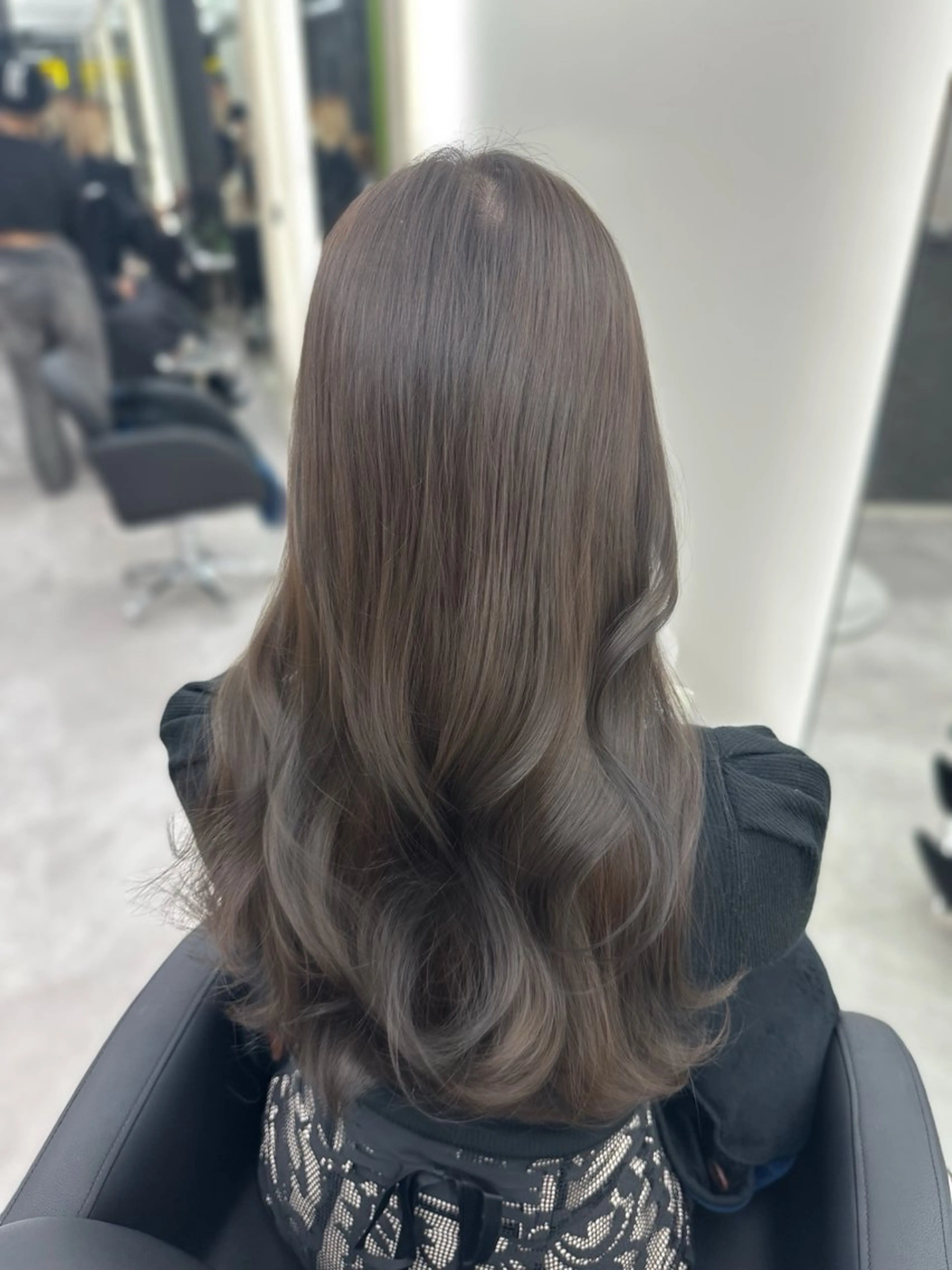 ロング カラー ブリーチ ダブルカラー ブリーチなしカラー 顔まわりレイヤー 顔周りカット カット ヘアカラー トリートメント なんば/透明感カラー 韓国ヘア/田之上千尋のヘアスタイル