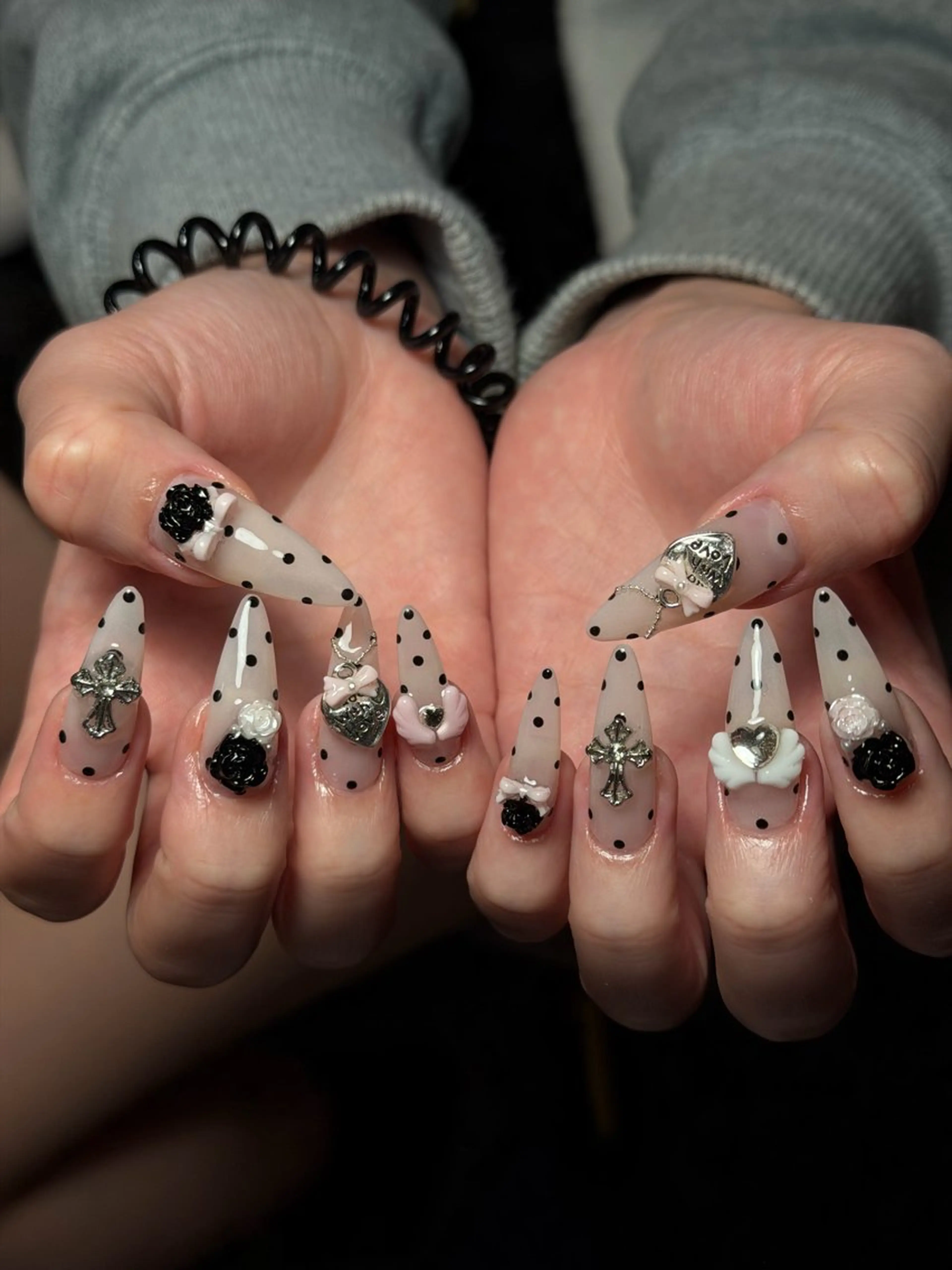 ネイル フレンチネイル グラデーション 韓国ネイル マグネットネイル シンプルネイル ハンドネイル CoMo Nail Studio所属・CoMo Nailのネイルデザイン