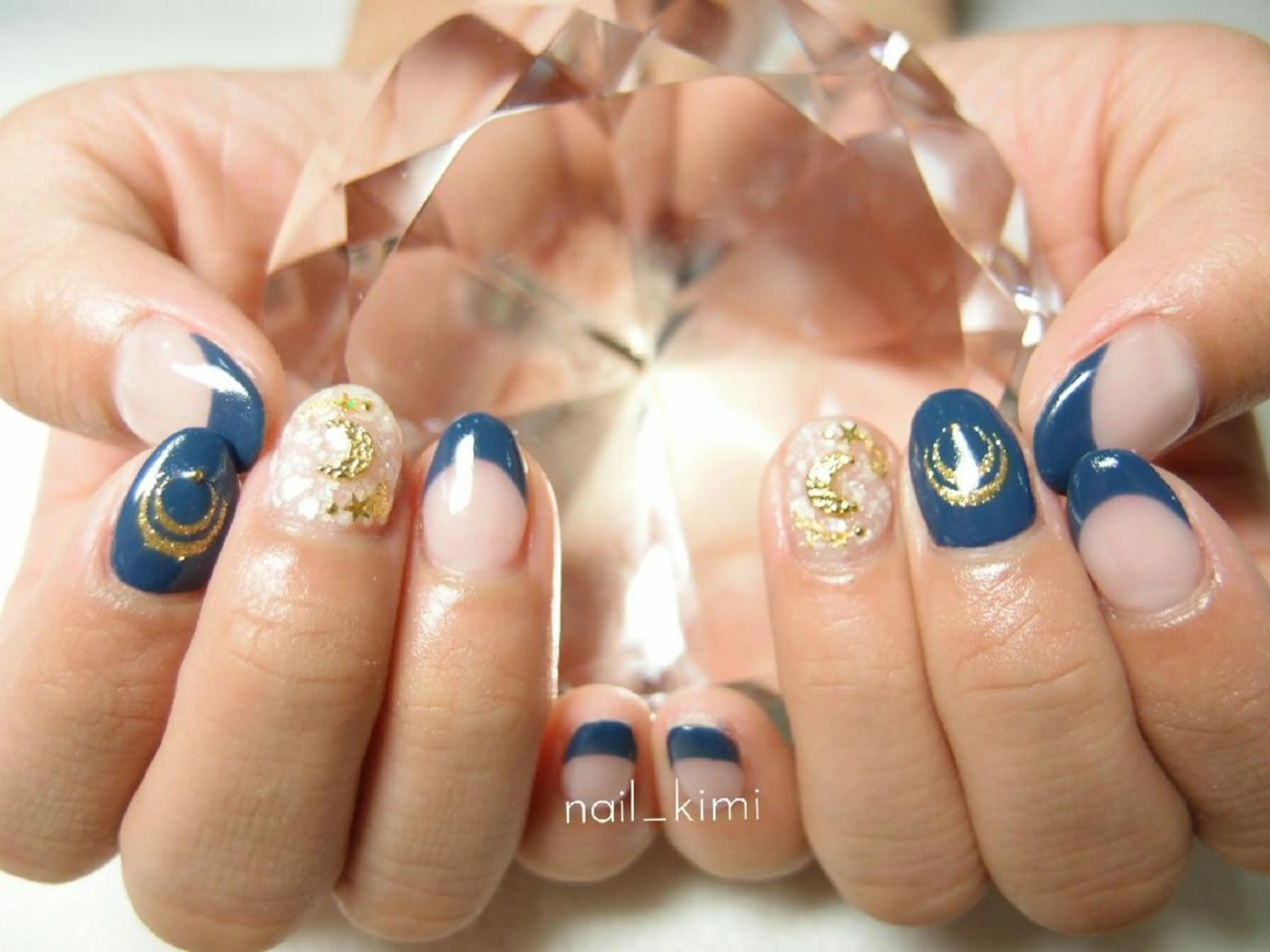 ネイル アートネイル フレンチネイル ラメ(グリッター) ConneQt所属・ETHOSENSE. kimikaのネイルデザイン