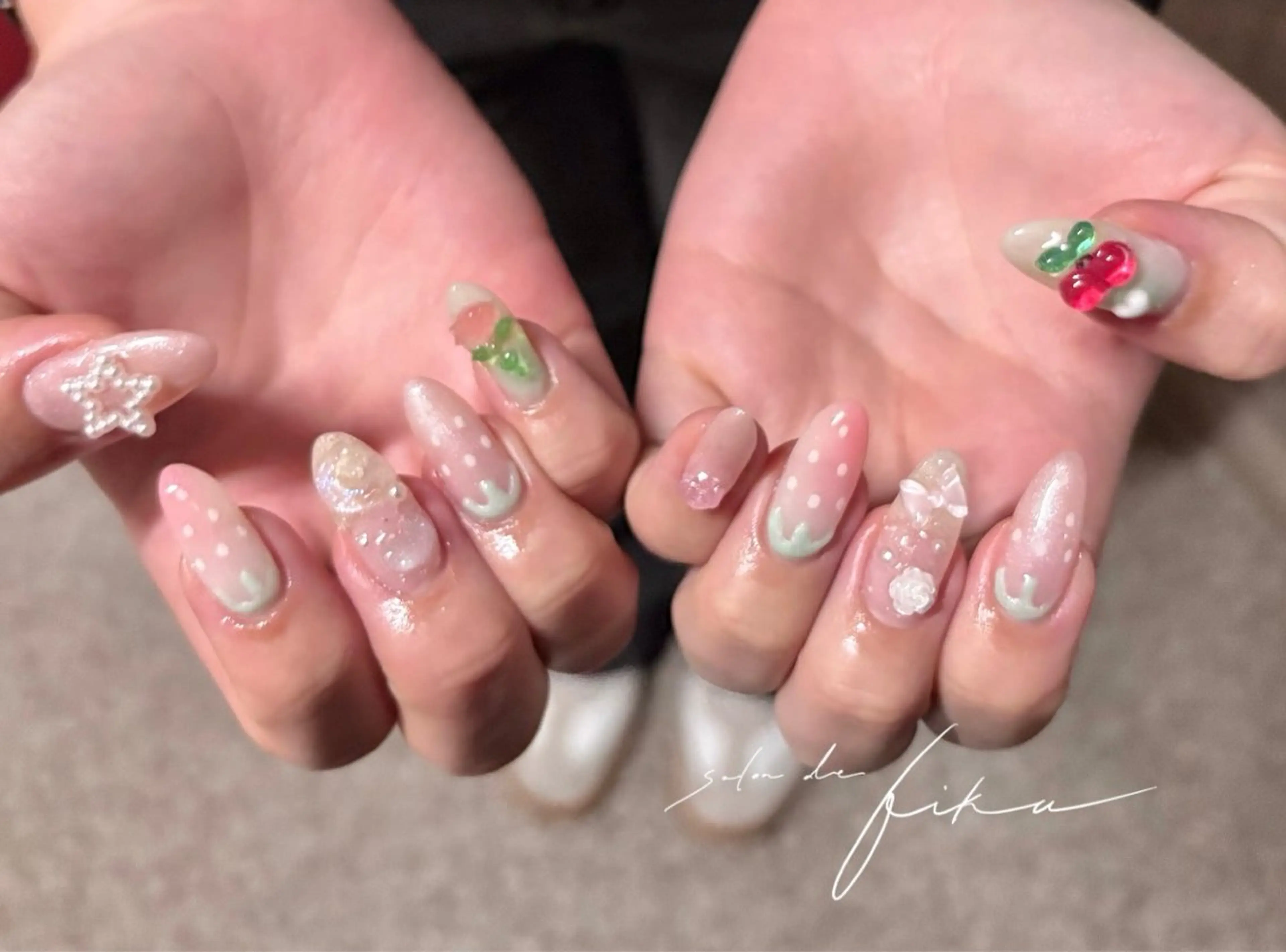 ネイル ハンドネイル 武智日々花 【パラジェル取扱店】のネイルデザイン