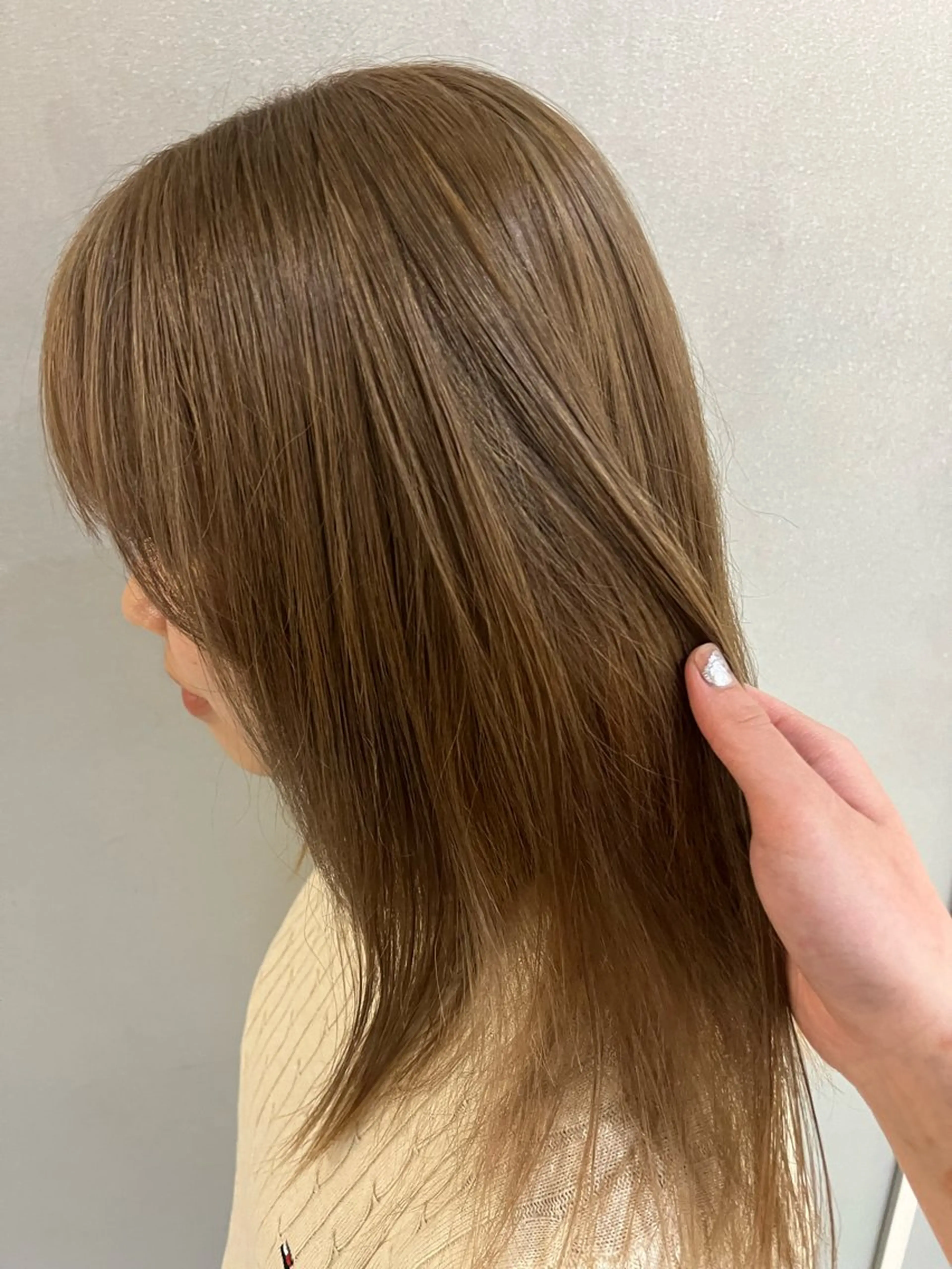 ミディアム カラー ベージュカラー ブリーチ ミルクティーベージュ ヘアカラー 無料カット/ハイ トーンカラー/きらのヘアスタイル