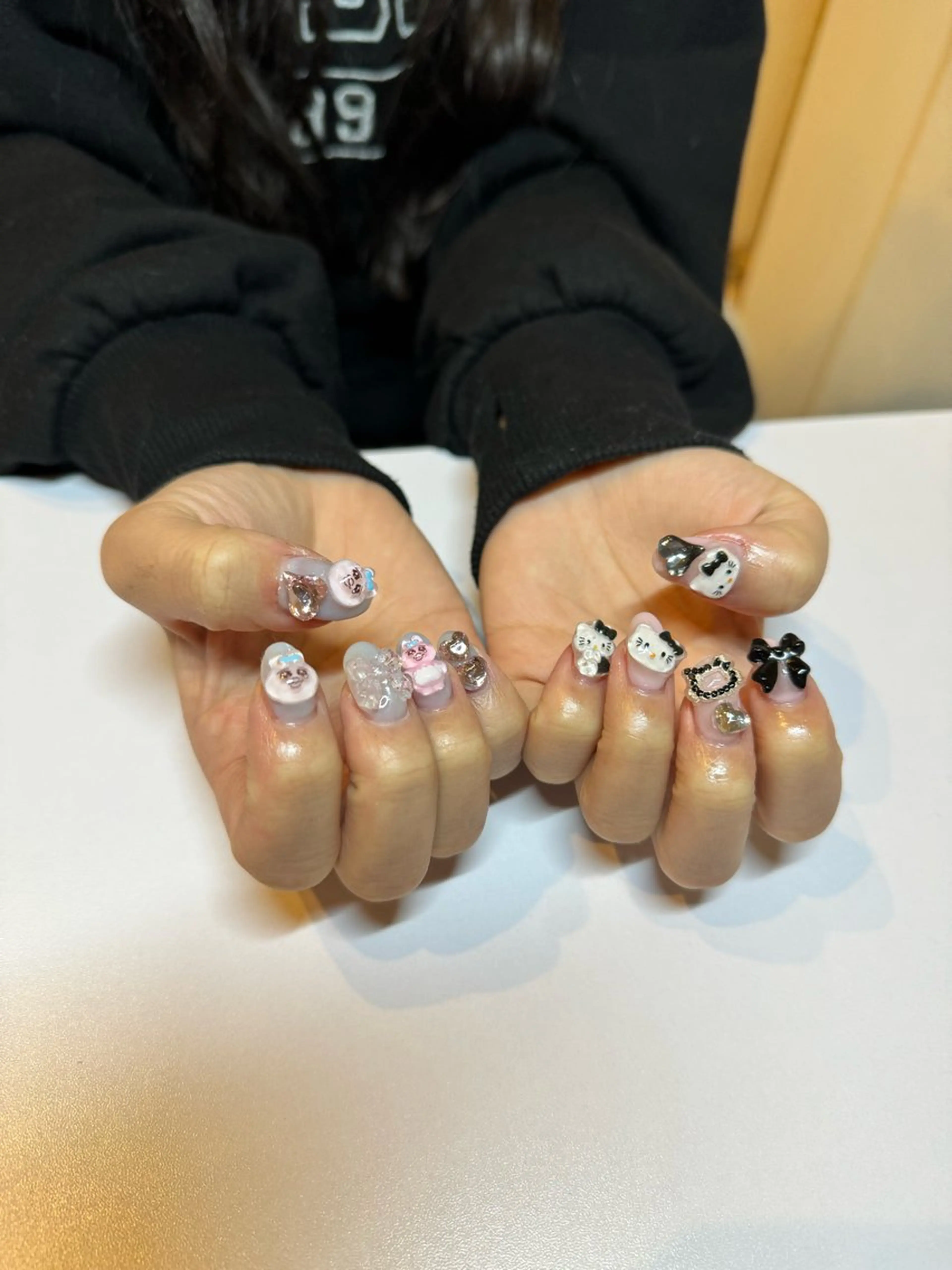 ネイル ハンドネイル 濱岡 咲のネイルデザイン