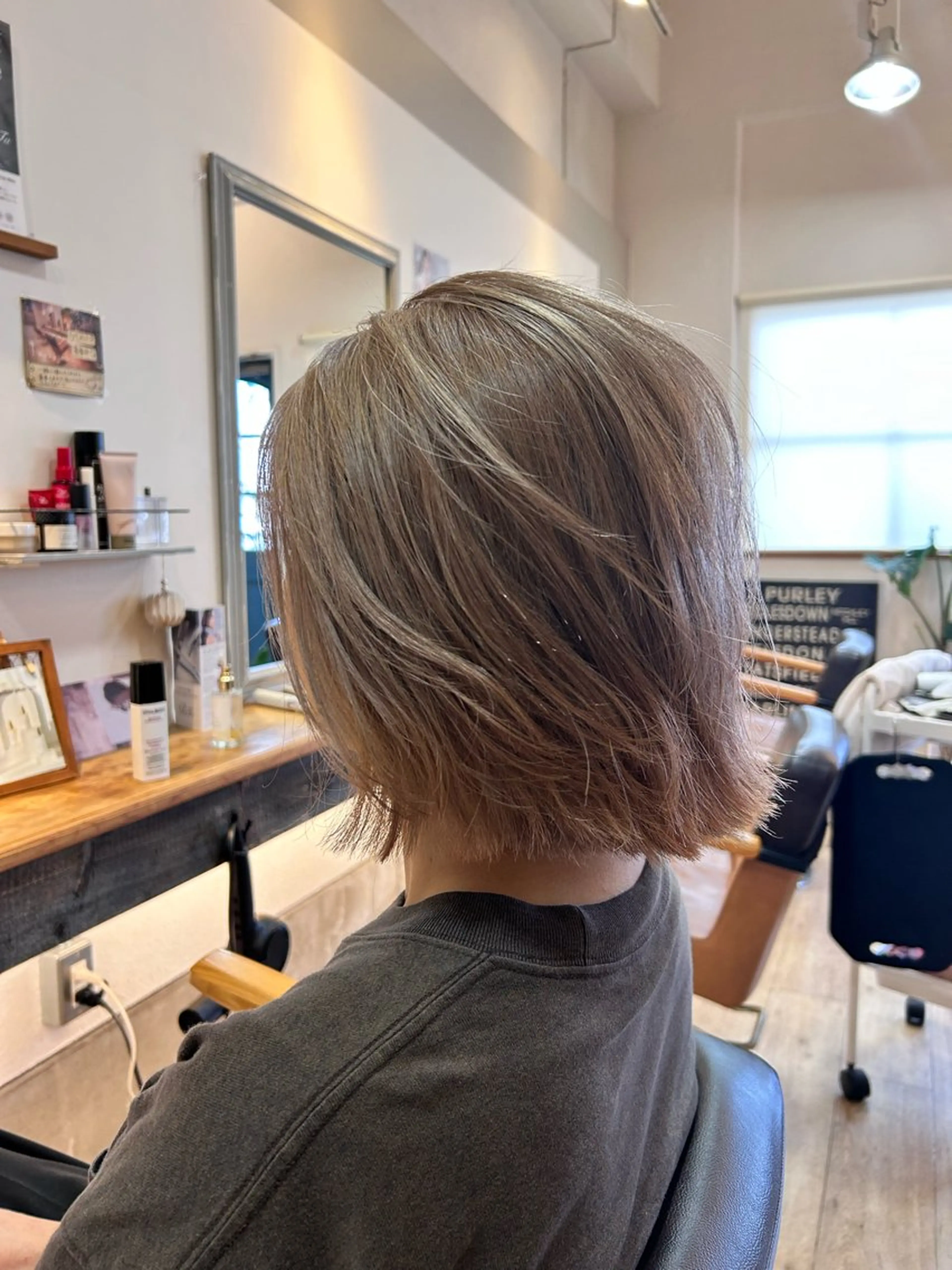ミディアム ハラちゃんカット✂︎ 透明感🩵ケアカラーのヘアスタイル