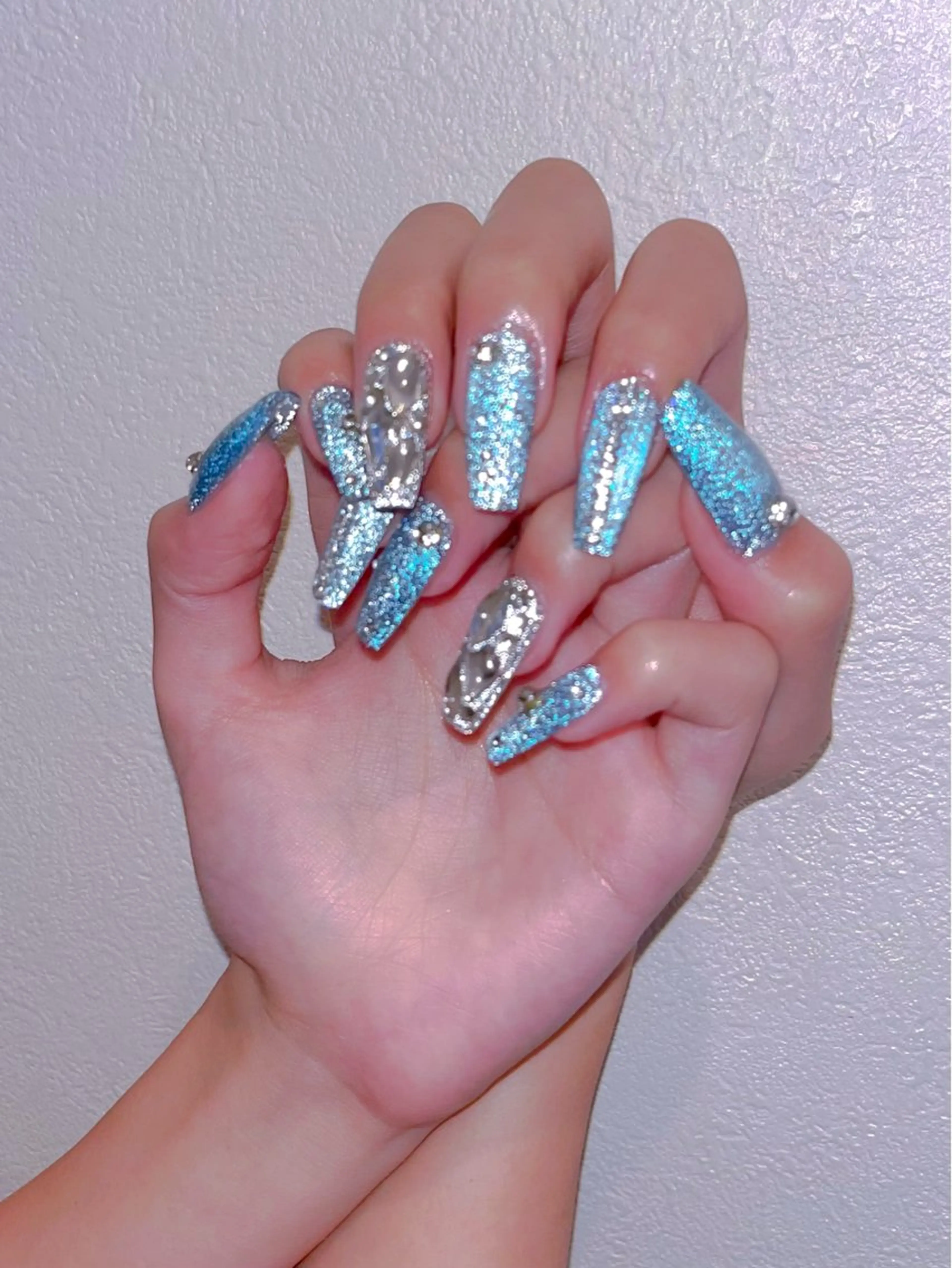 ネイル フットネイル キラキラネイル マグネットネイル ワンカラーネイル スカルプネイル nine.🦋 YUKOのネイルデザイン