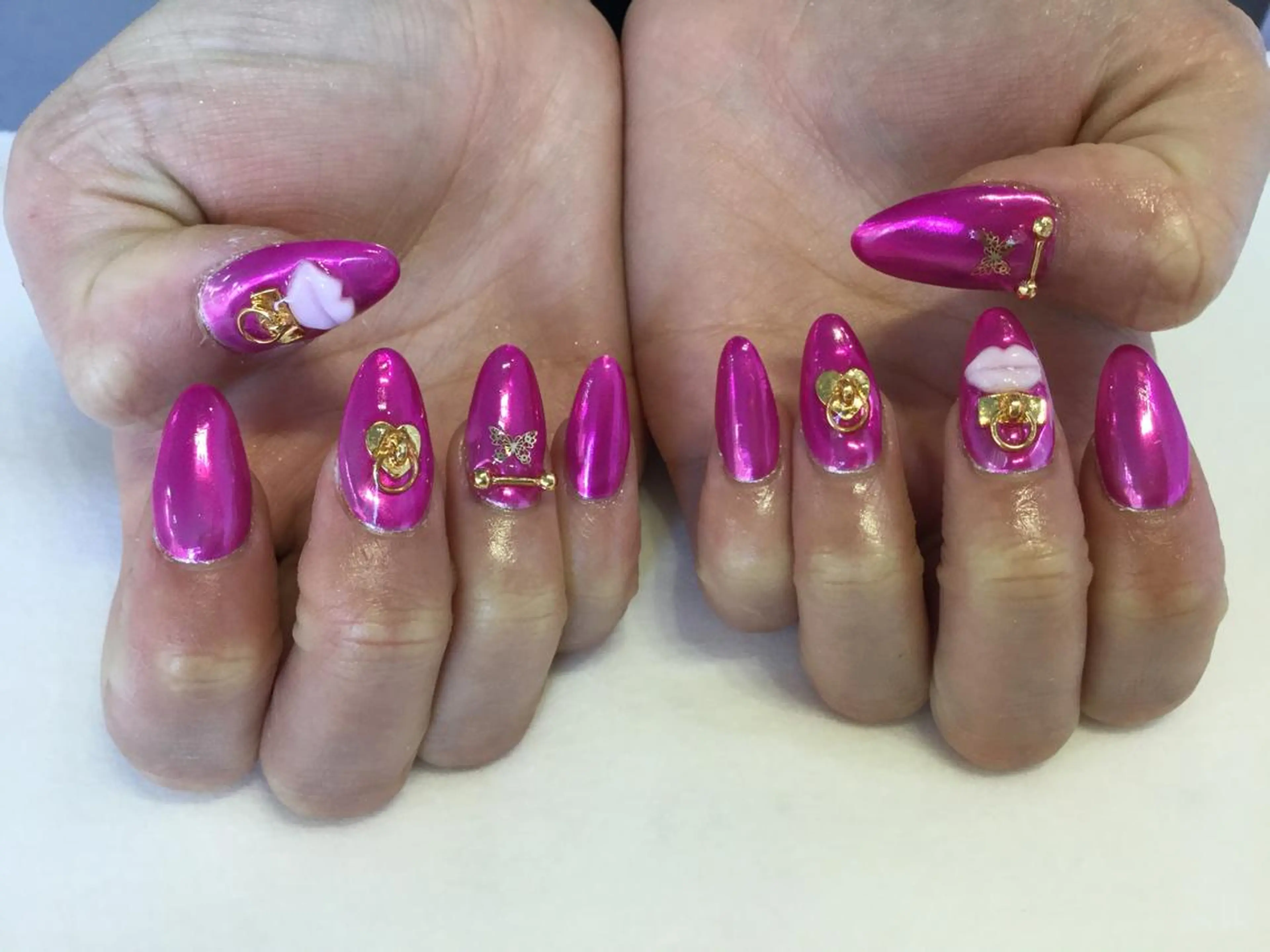 ネイル ハンドネイル 💎🐰 saki. m 🐰💎のネイルデザイン