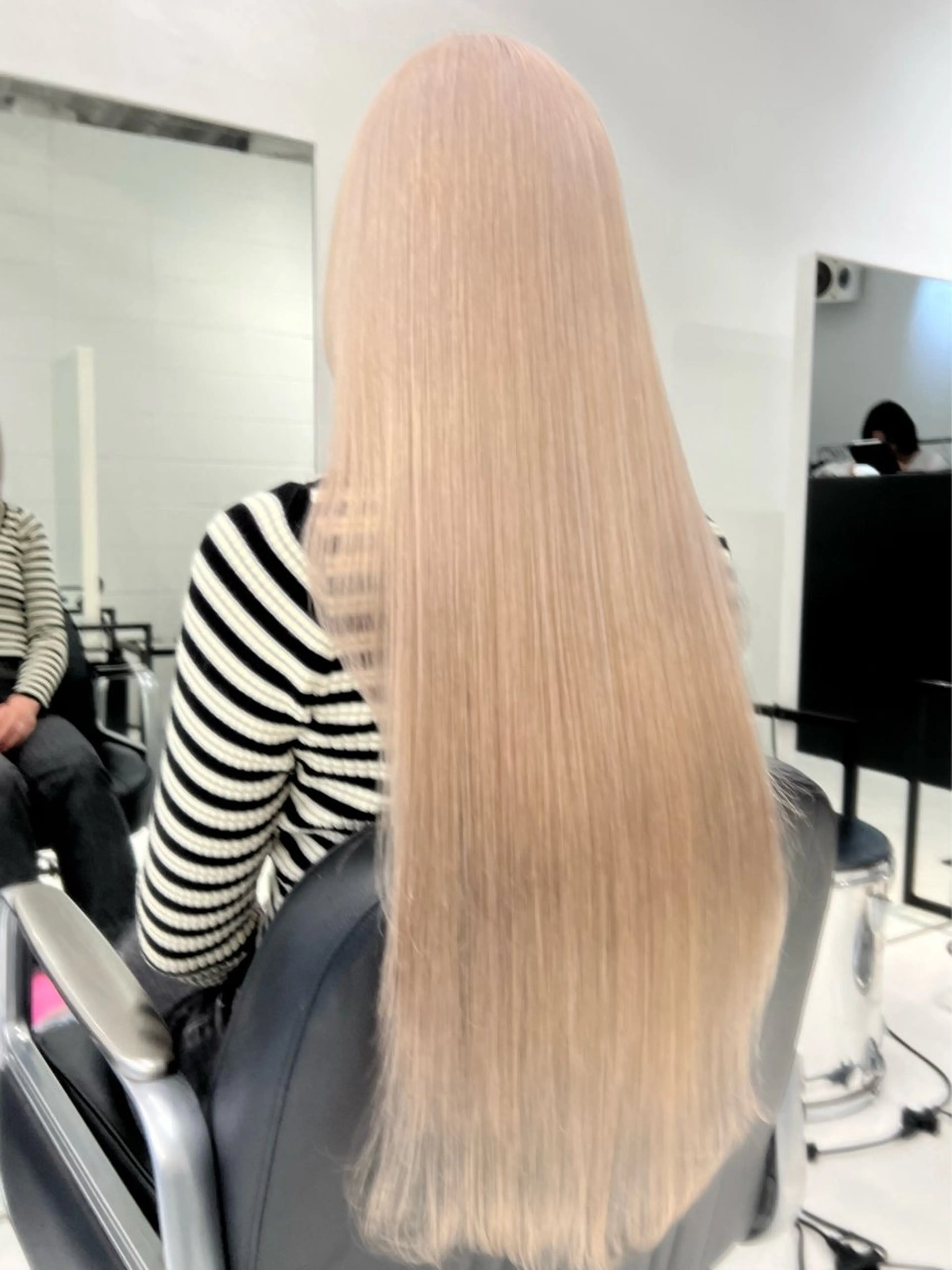 セミロング カラー ヘアカラー トリートメント HARU//原宿🤍 リピート率NO.1のヘアスタイル