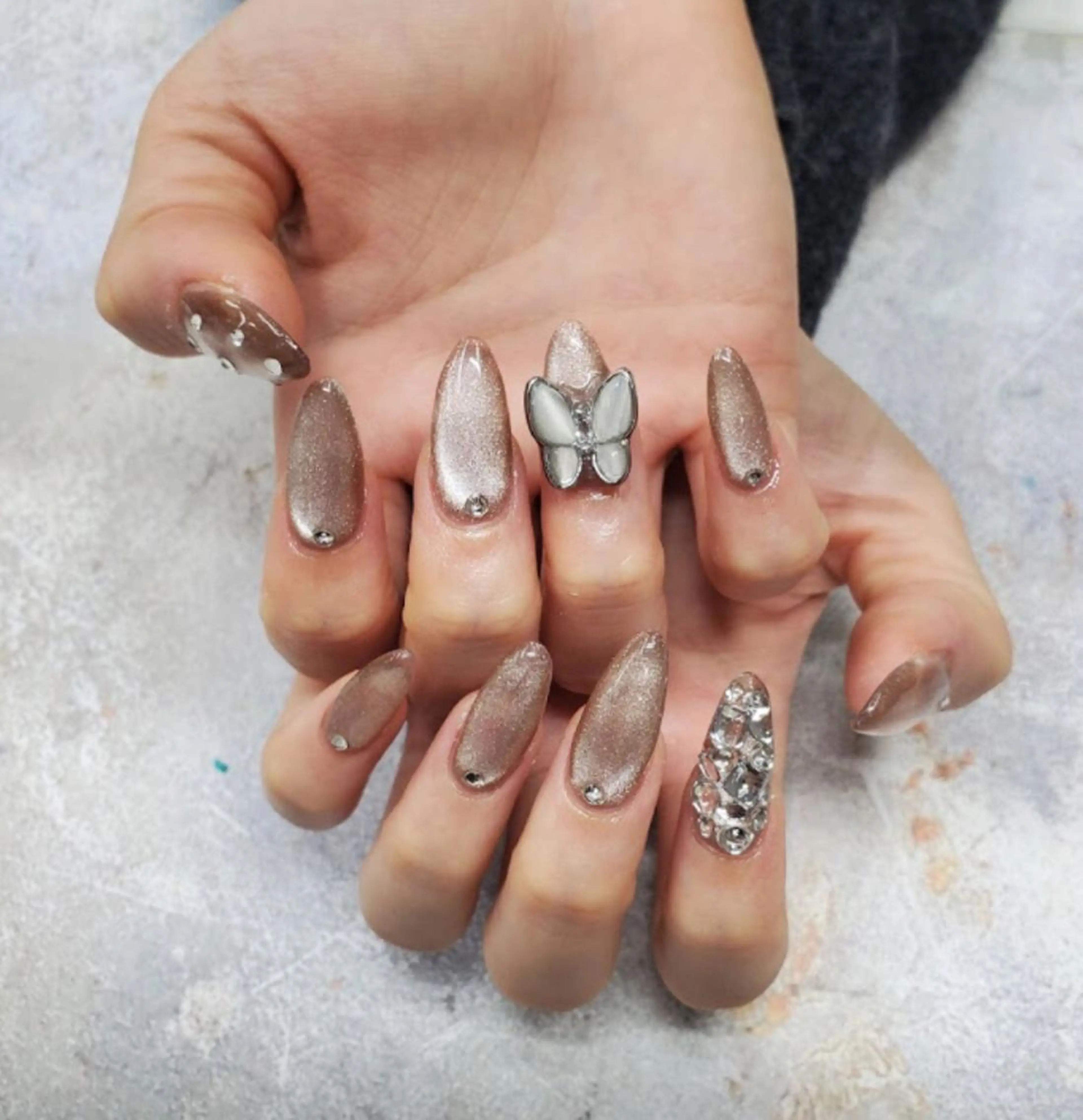 ネイル アートネイル ジェルネイル ミラーネイル ニュアンスネイル スカルプネイル nailstudio eviz新宿店のネイルデザイン