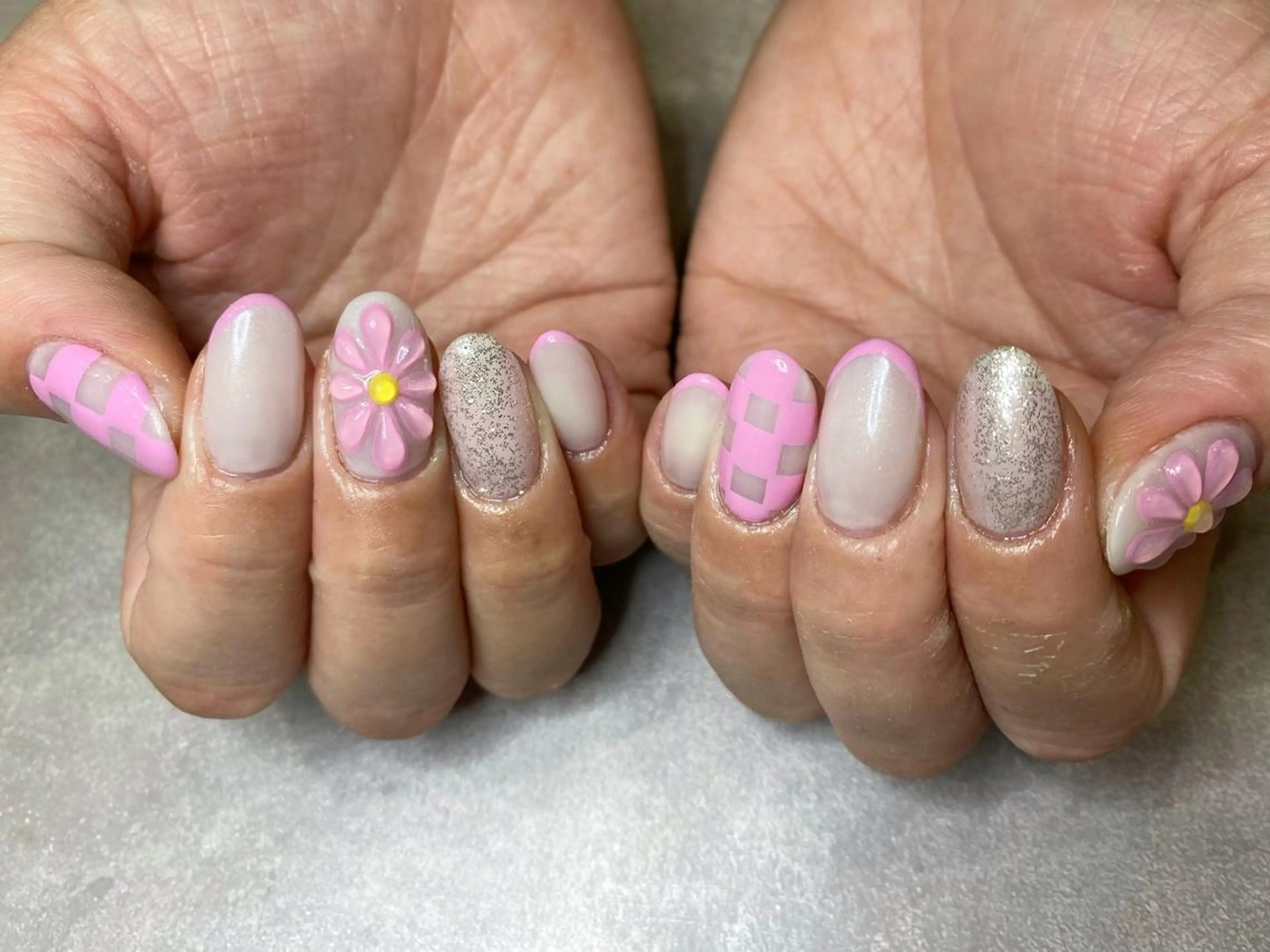 ネイル gluck(グリュック)所属・なかがわ まゆこのネイルデザイン