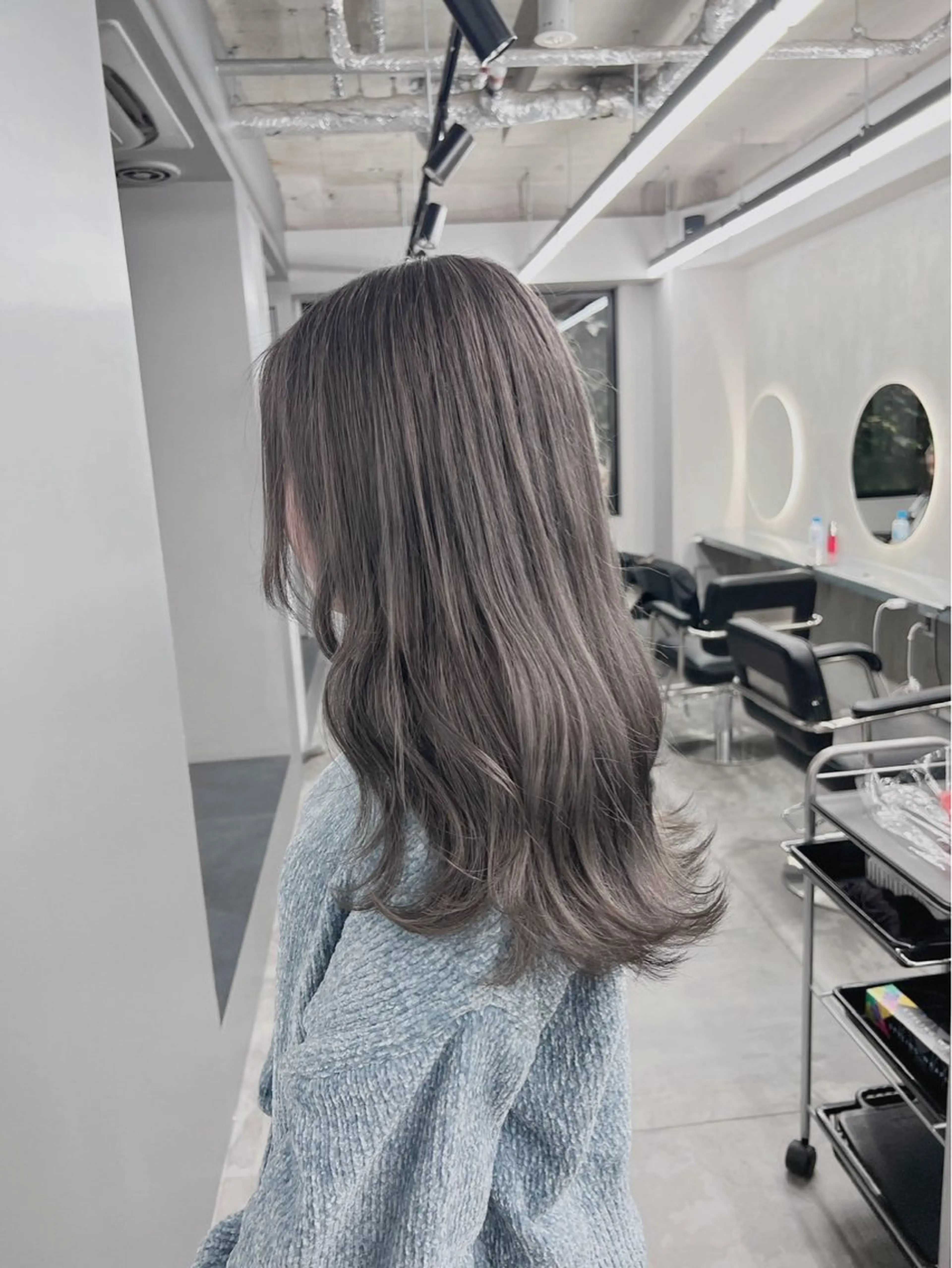 ロング ヘアカラー トリートメント ベージュ/グレージュ 🧸あやか/表参道のヘアスタイル