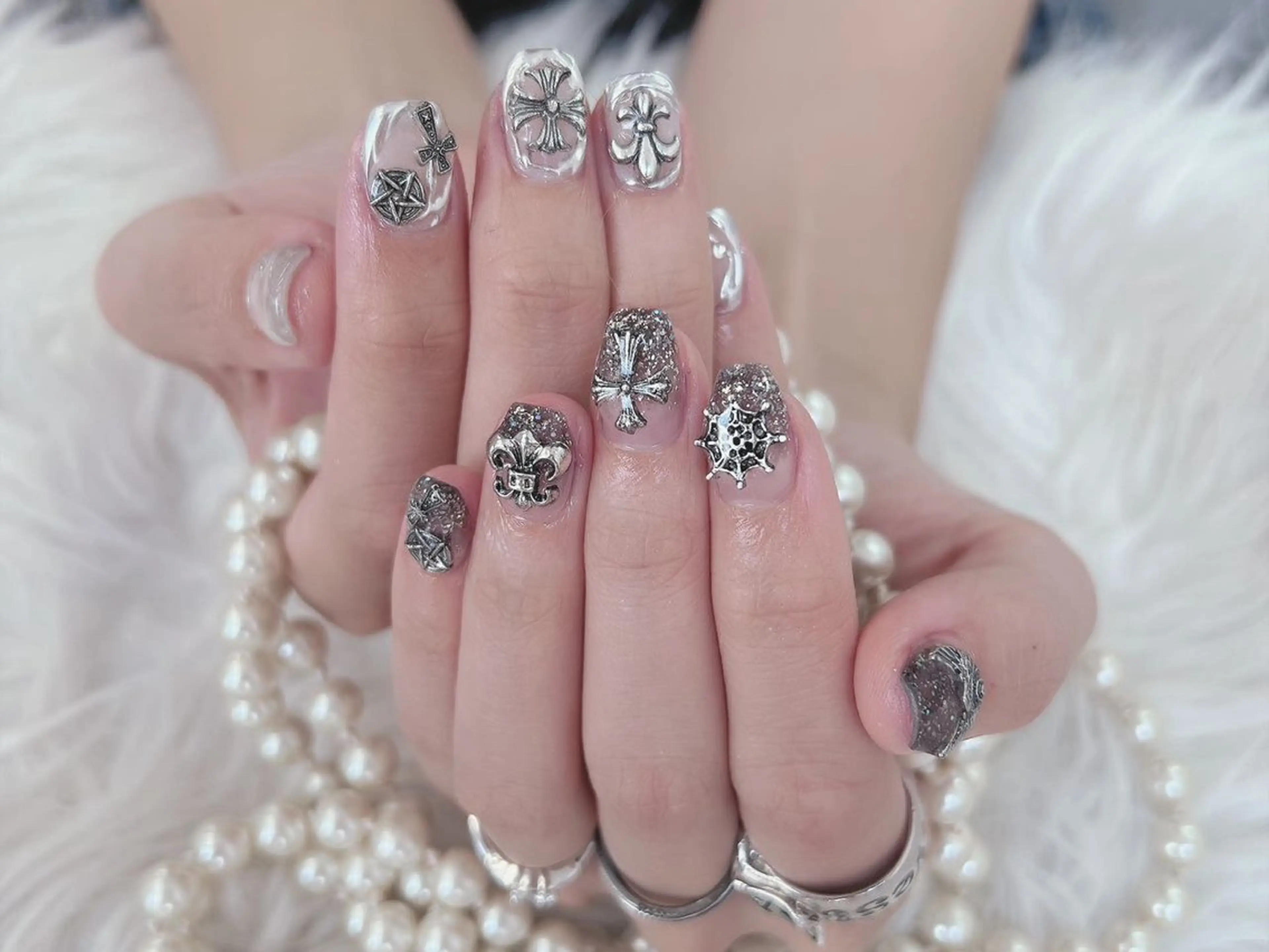 ネイル 桜ネイル フットネイル ジェルネイル 韓国ネイル ラメ(グリッター) ハンドネイル ネイルサロンAiri 長さ出し·シンプルのネイルデザイン