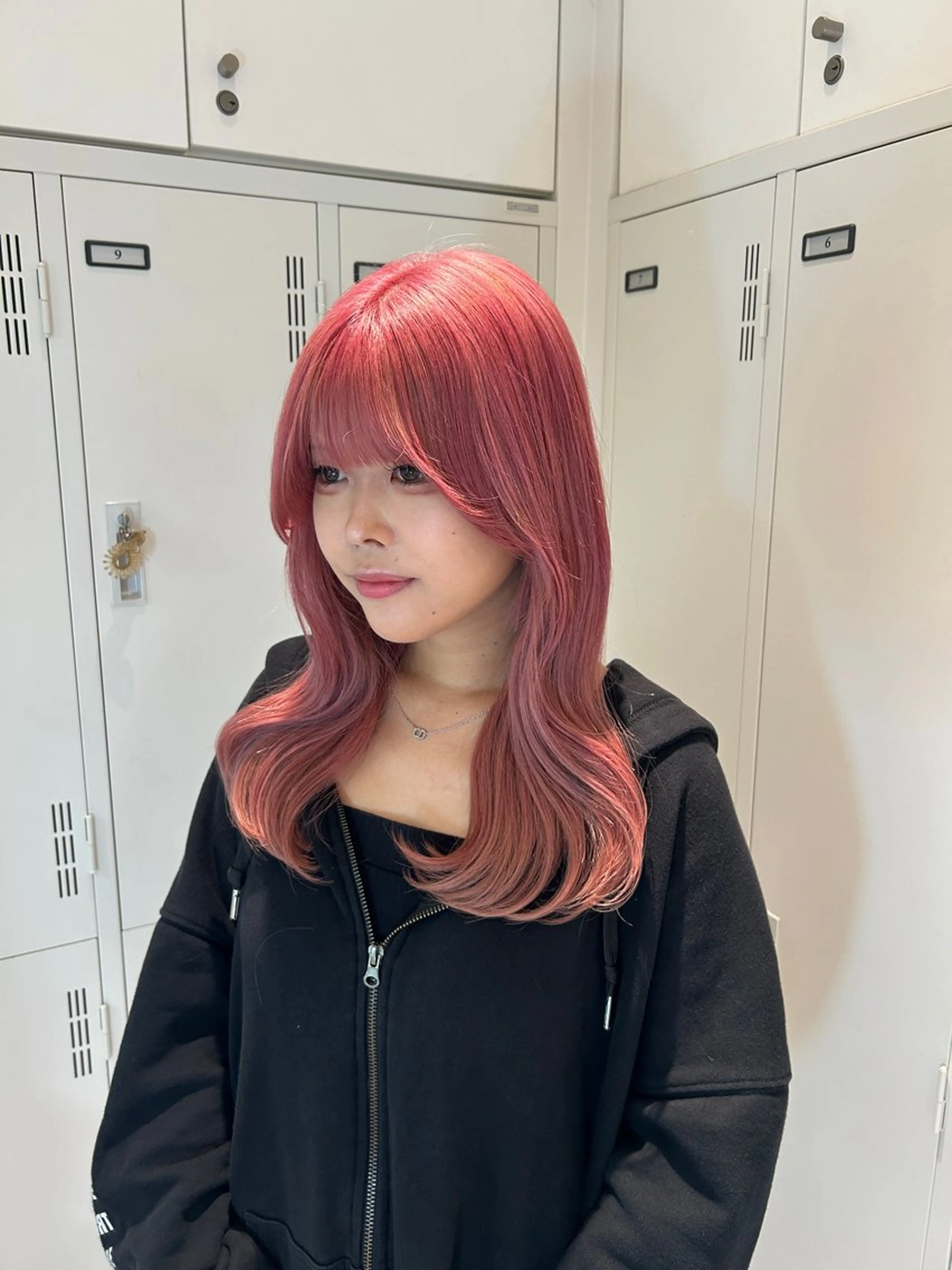 ロング カラー ピンクカラー くびれヘア カット ヘアカラー ダブルカラー /透明感カラーRioのヘアスタイル