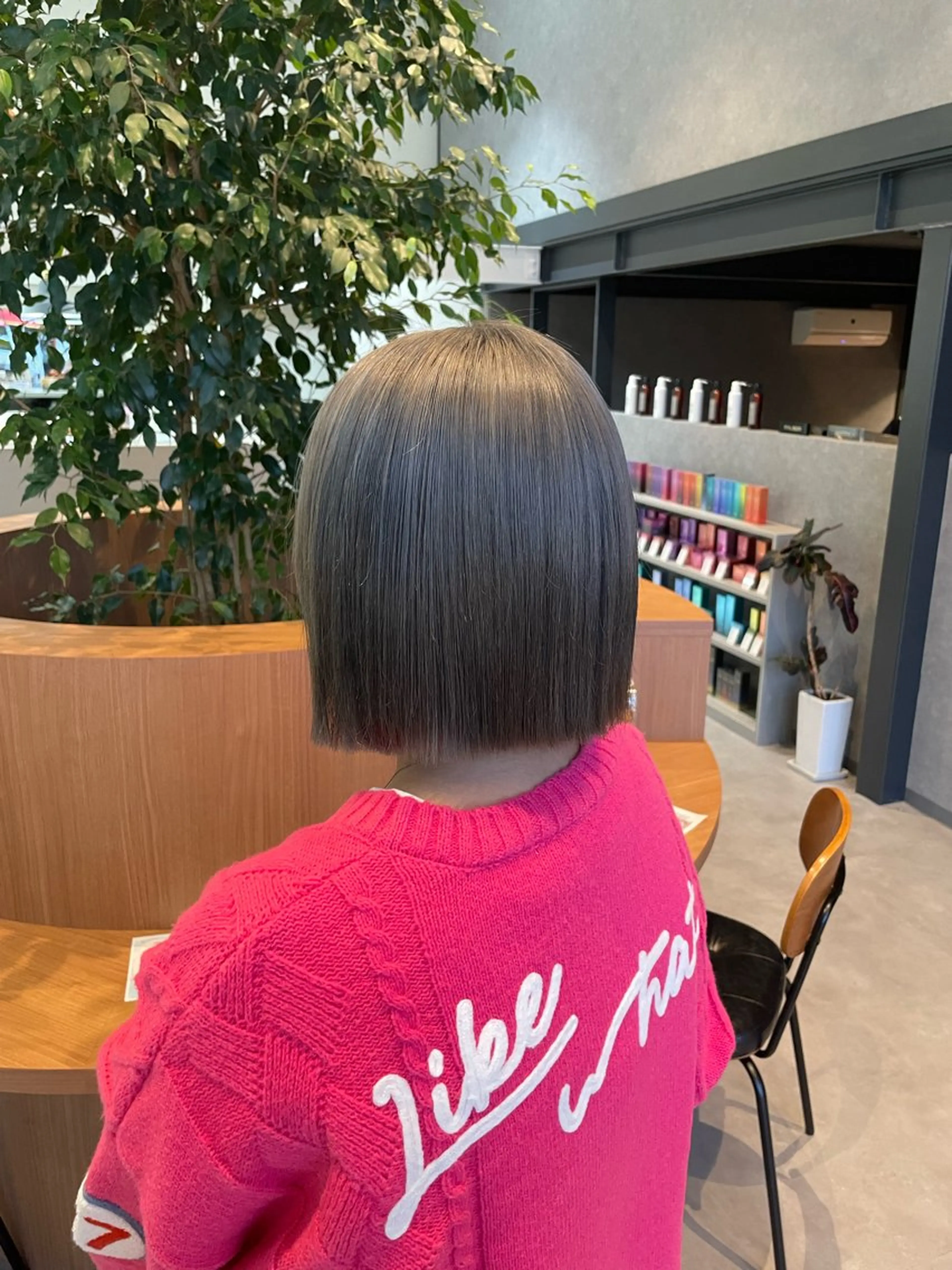 ショート カラー ブリーチ シルバー ホワイトシルバー カット ヘアカラー ayaka |トレンドヘアのヘアスタイル