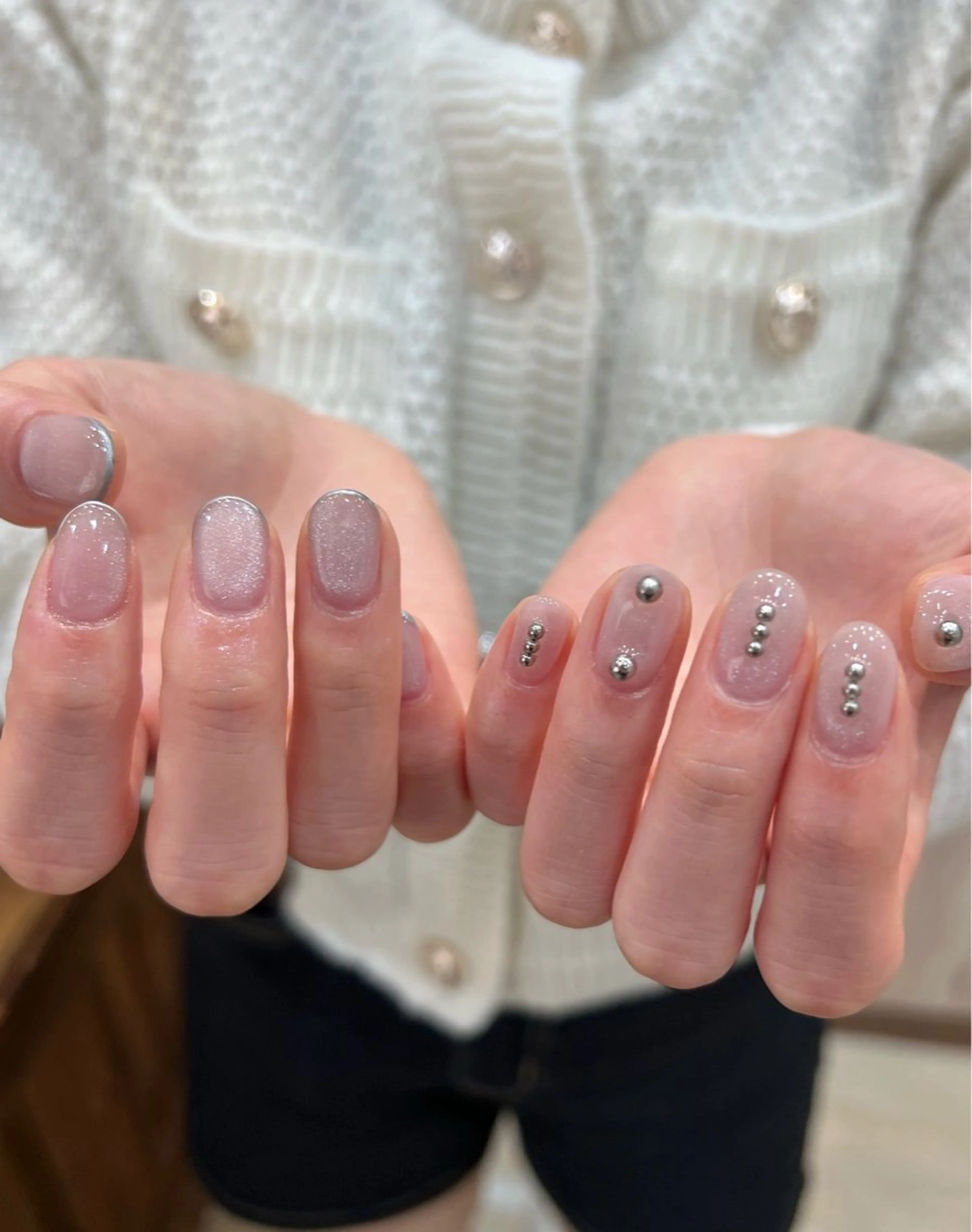 ネイル シルバー シンプルネイル ハンドネイル ヘアメイクネイリスト 💄💅hidemiのヘアスタイル