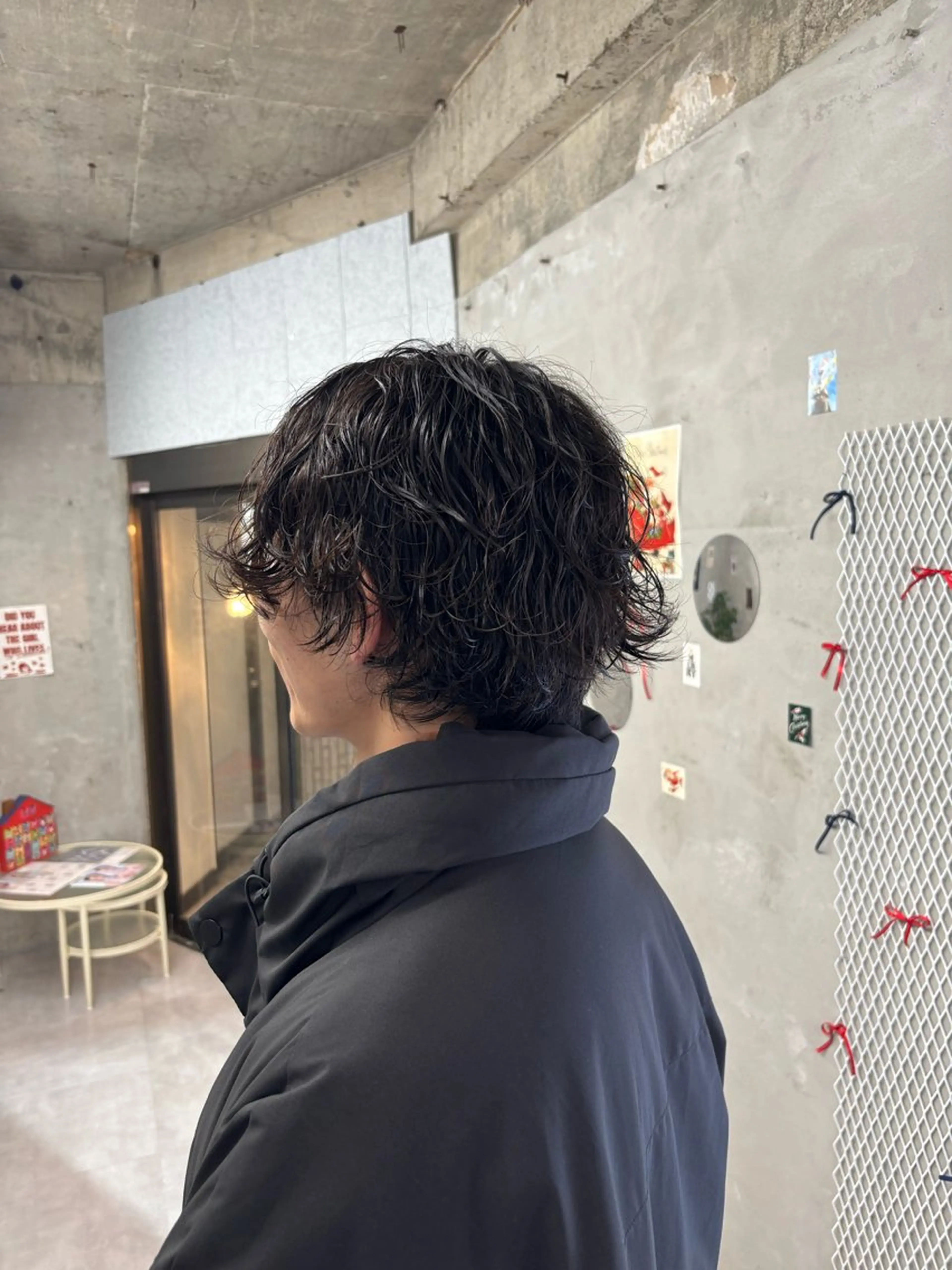 ショート パーマ メンズ メンズパーマ 波巻きパーマ スパイラルパーマ カット パーマ トリートメント door white hideのヘアスタイル