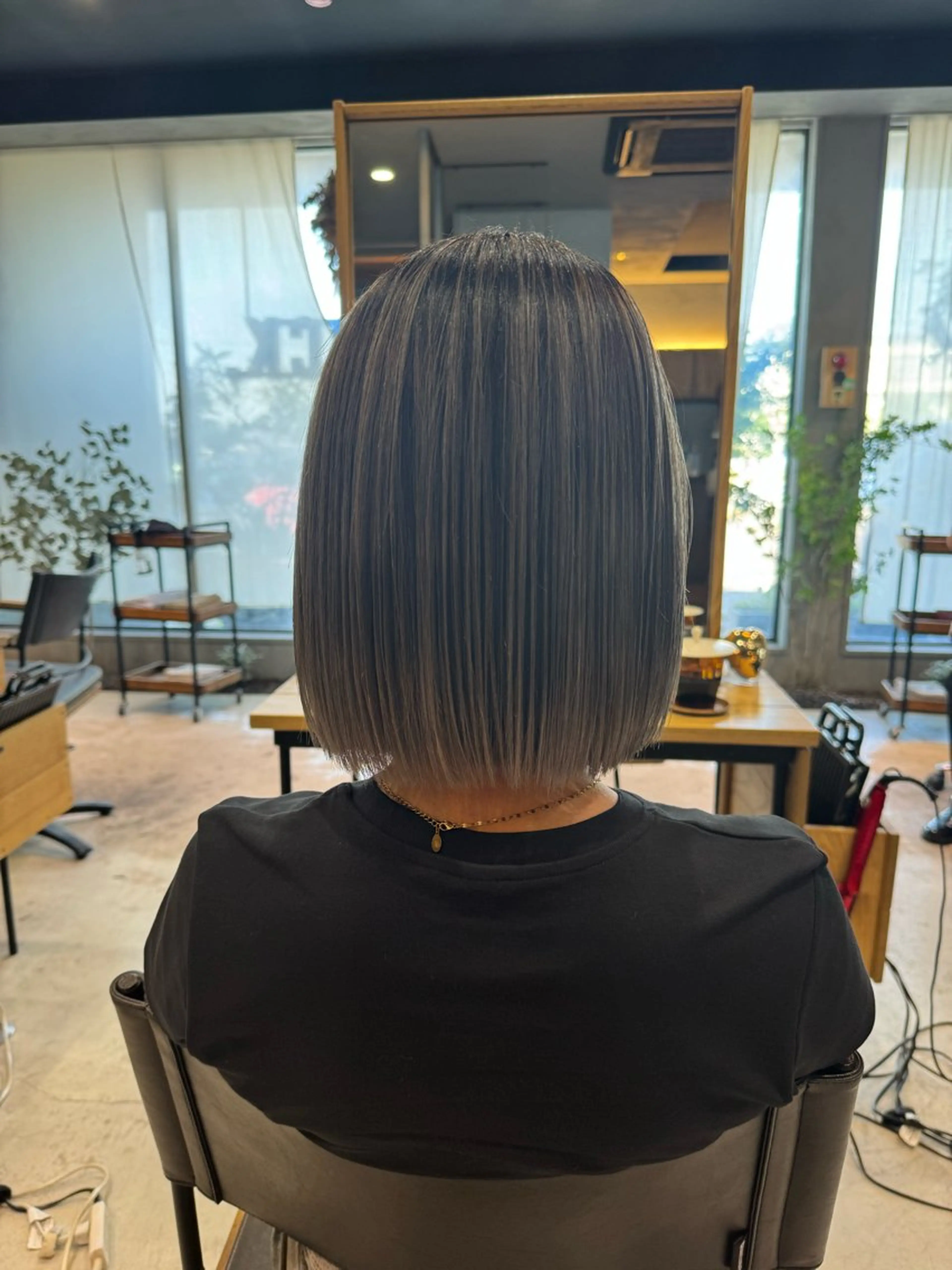 ミディアム レイヤーカット 岡崎/髪質改善/ ハイトーン/鈴木進のヘアスタイル