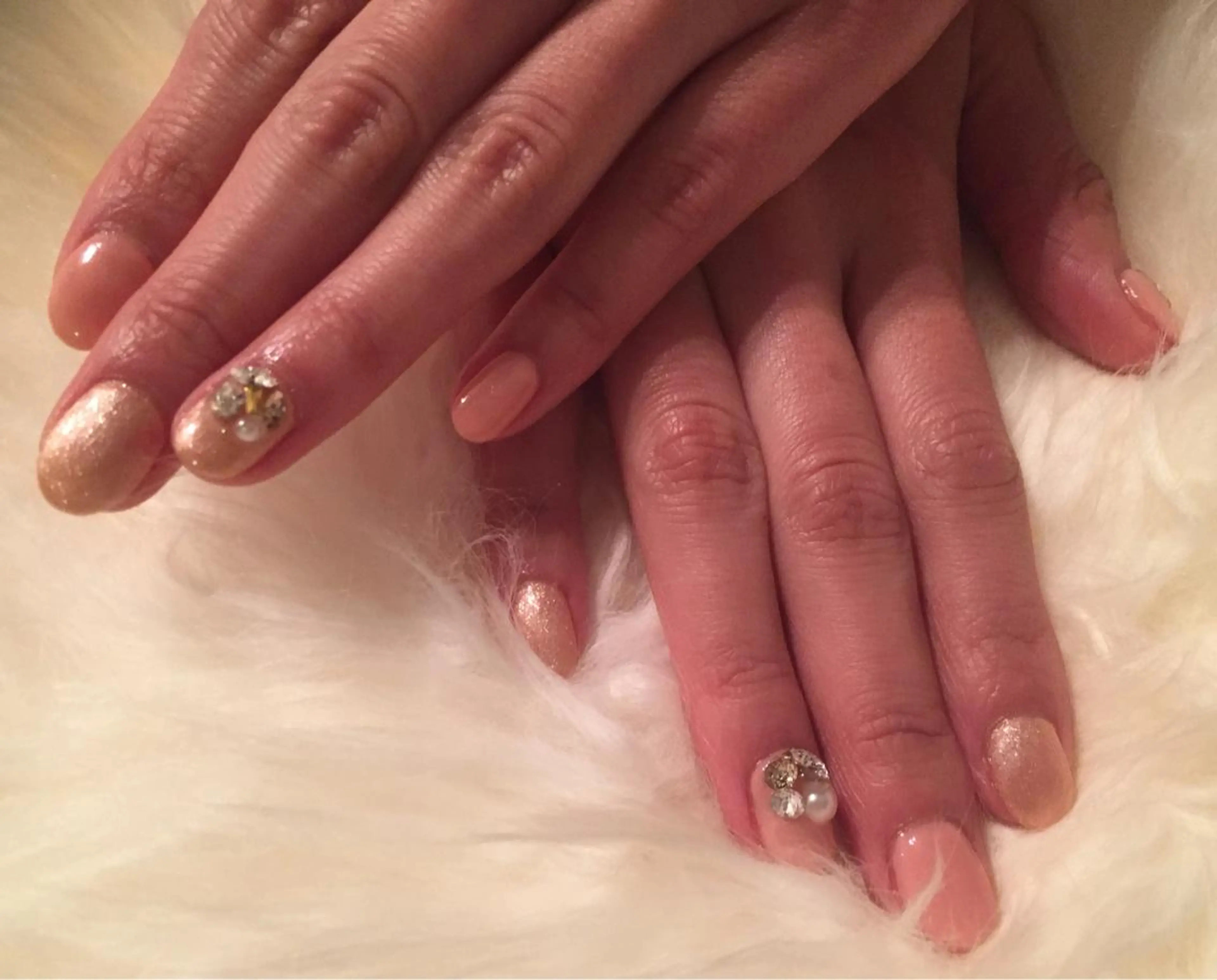 ネイル ストーンネイル Lily closetのネイルデザイン