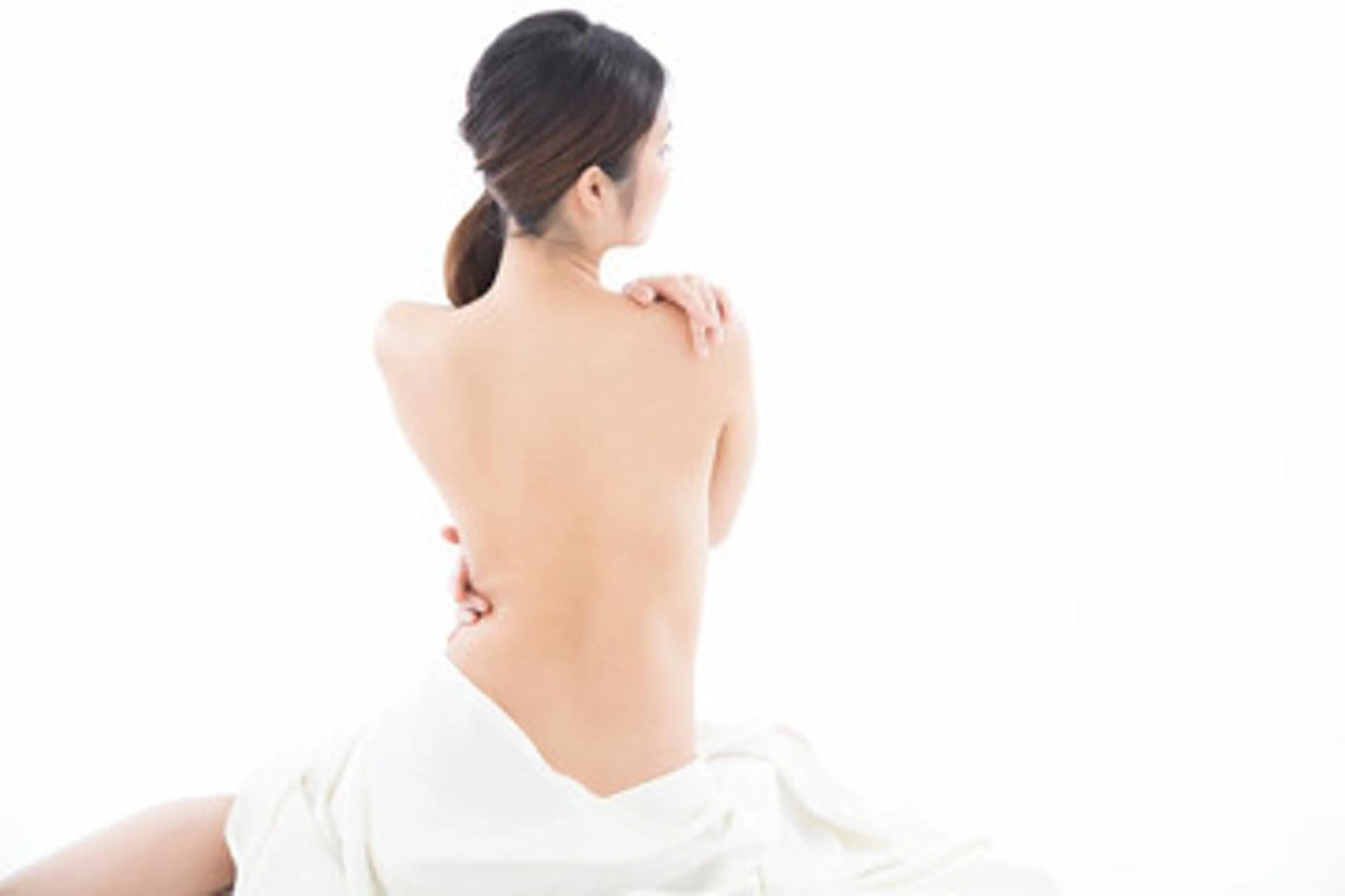 30代の【美療全身脱毛】癒肌効果の毛穴、くすみケアで美肌＆エステ唯一の抜けの写真