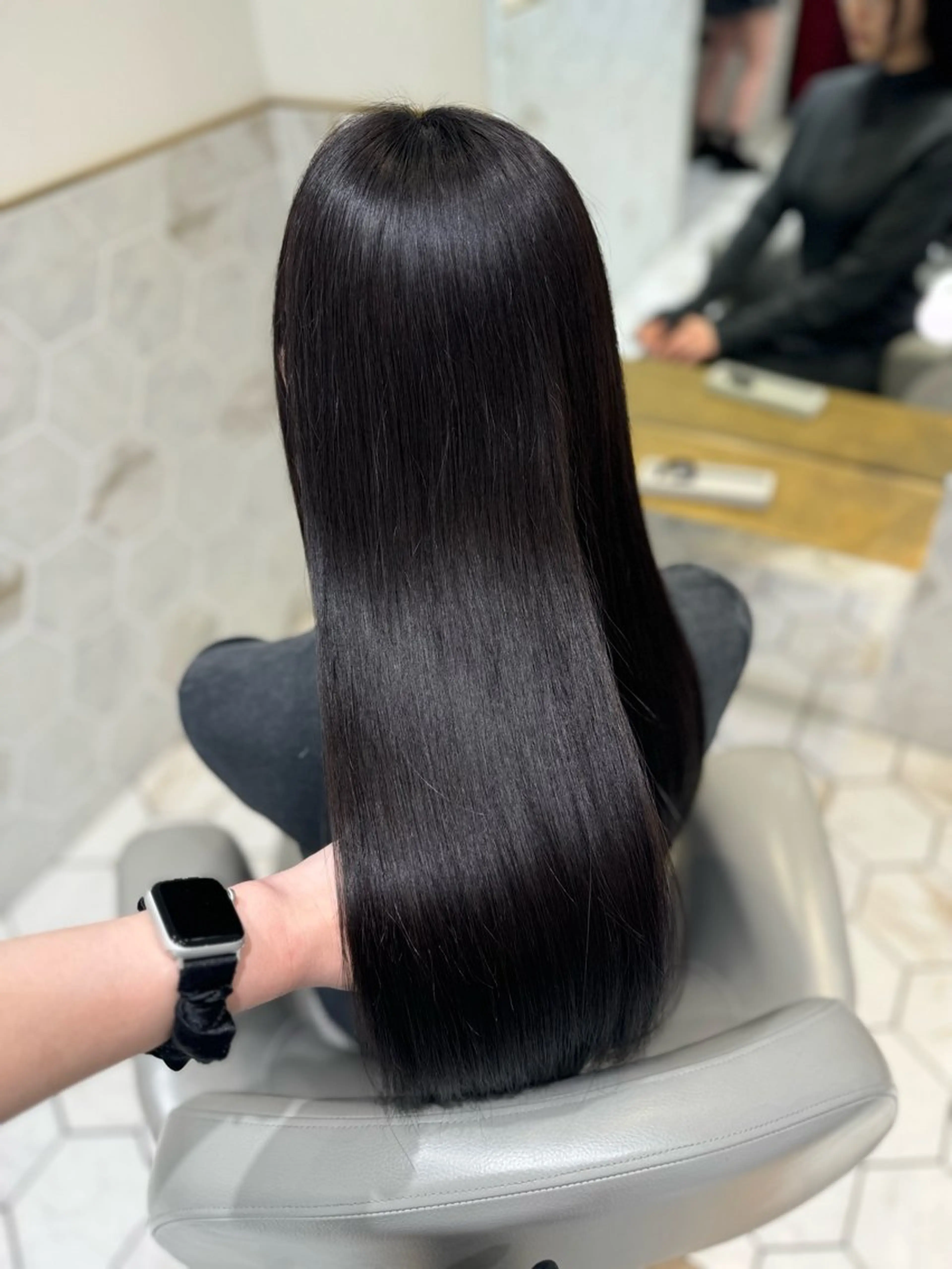 ロング カラー グレージュ ヘアカラー costes 今井芽依のヘアスタイル