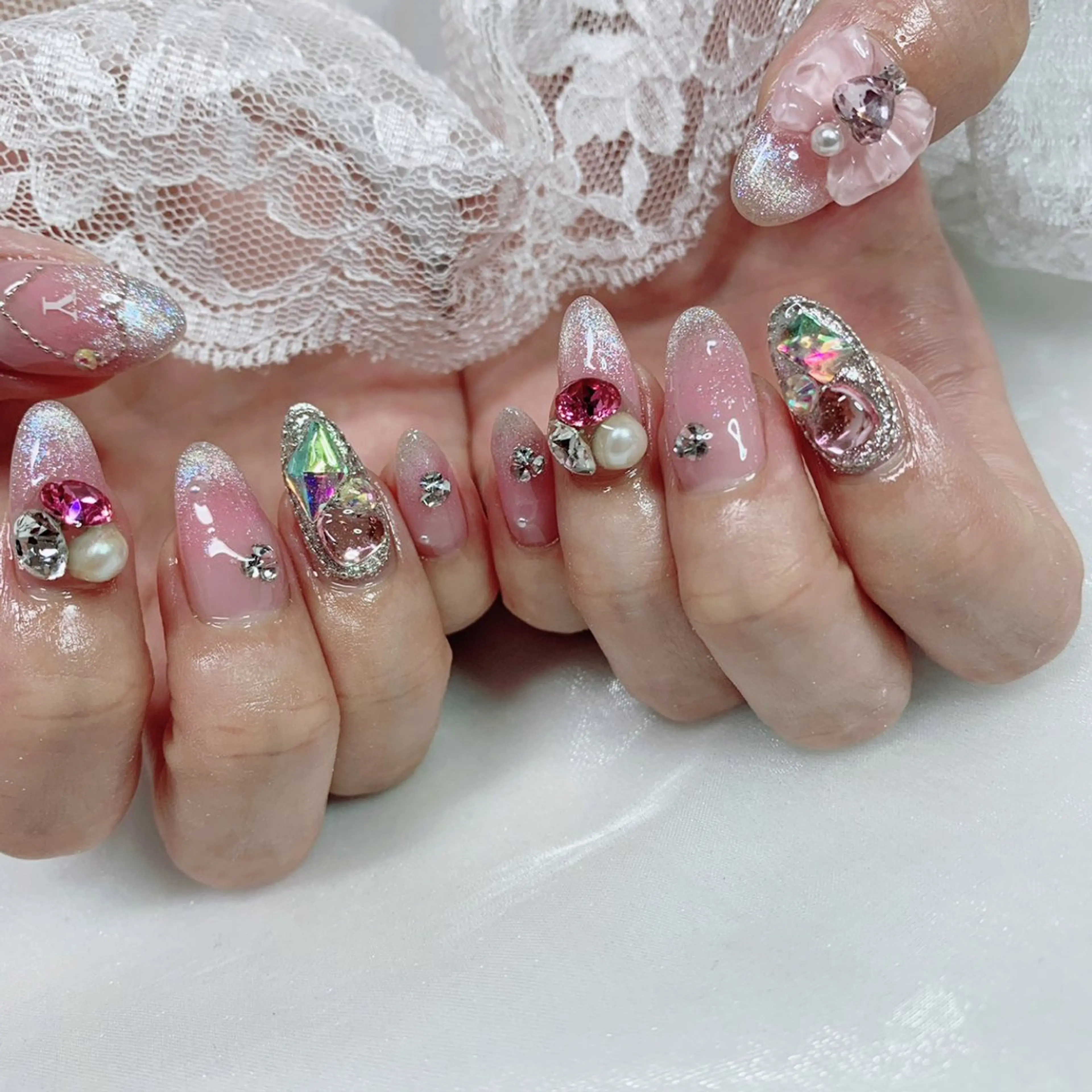 ネイル リボン ハンドネイル La neige* yuki 🥯🍑のネイルデザイン